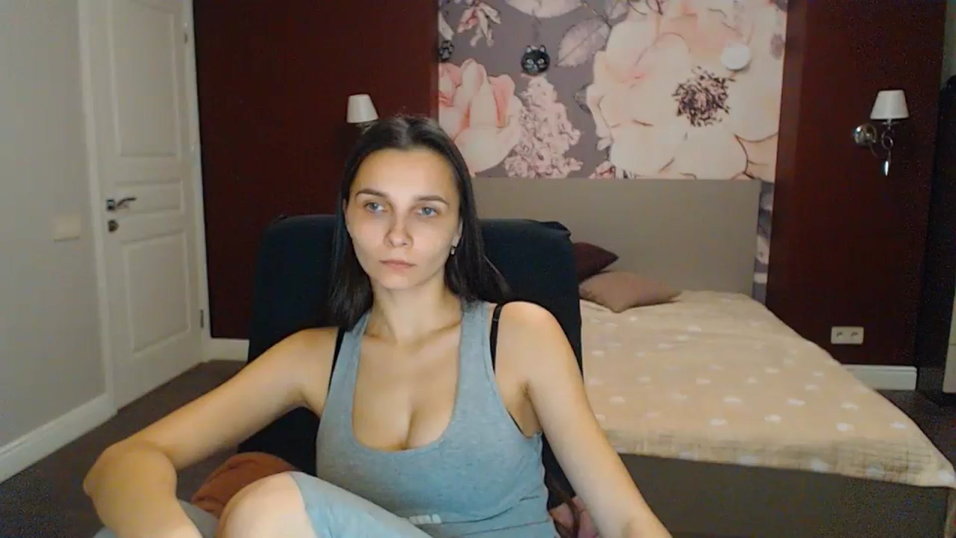 Gallery image thumbnail from Karina_Mils's myfreecams stream on, 11/19/2023, 19:36 image 5 of 20