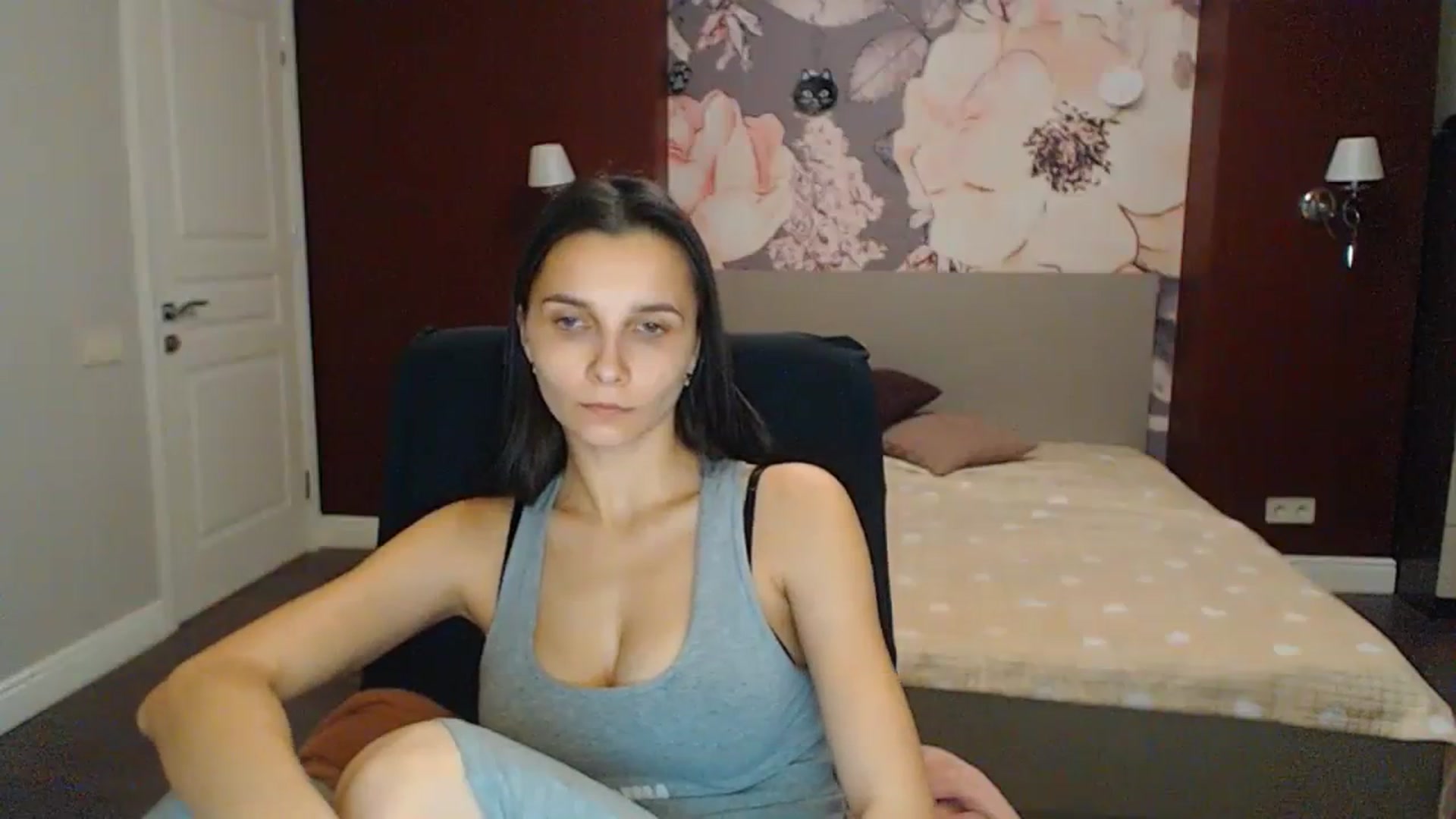 Gallery image thumbnail from Karina_Mils's myfreecams stream on, 11/19/2023, 19:36 image 7 of 20