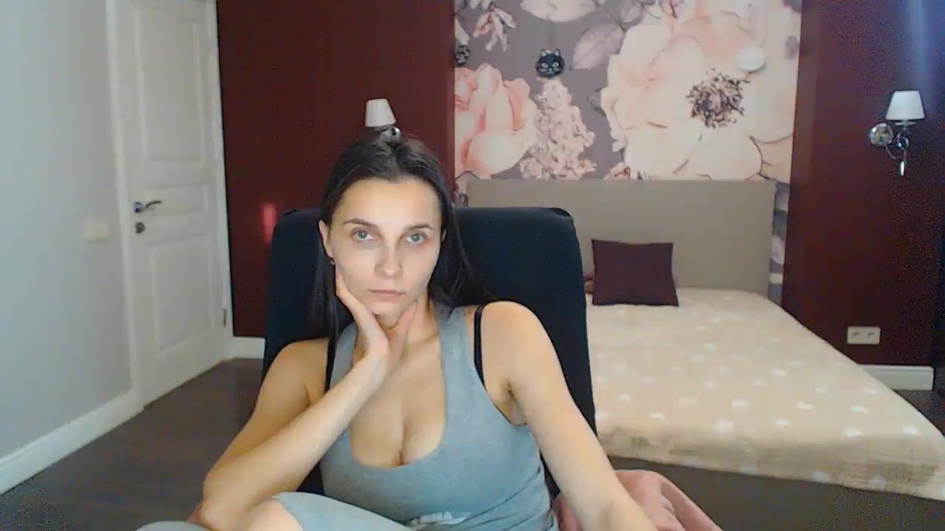 Gallery image thumbnail from Karina_Mils's myfreecams stream on, 11/20/2023, 12:09 image 10 of 20