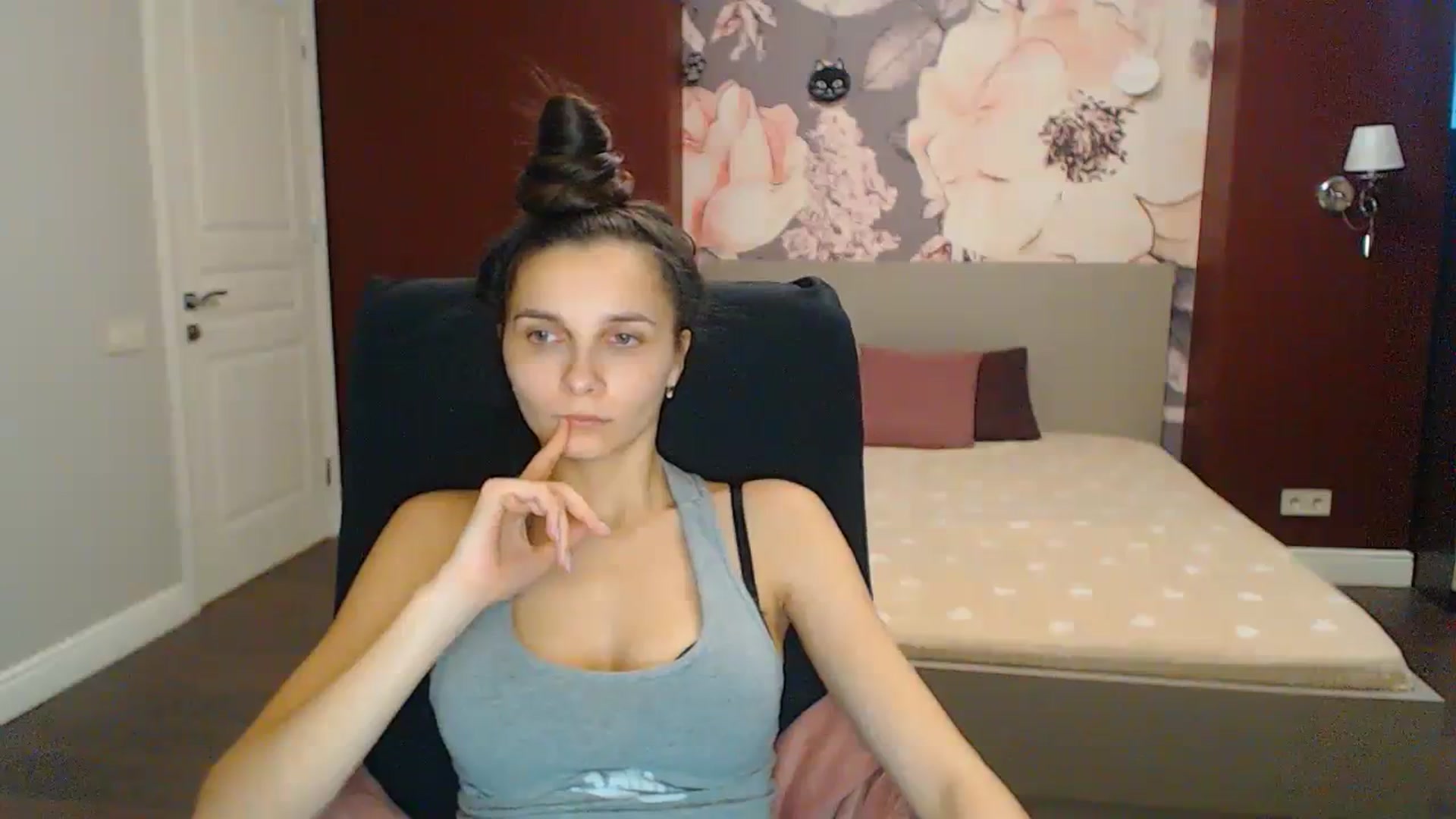 Gallery image thumbnail from Karina_Mils's myfreecams stream on, 11/23/2023, 10:42 image 5 of 20