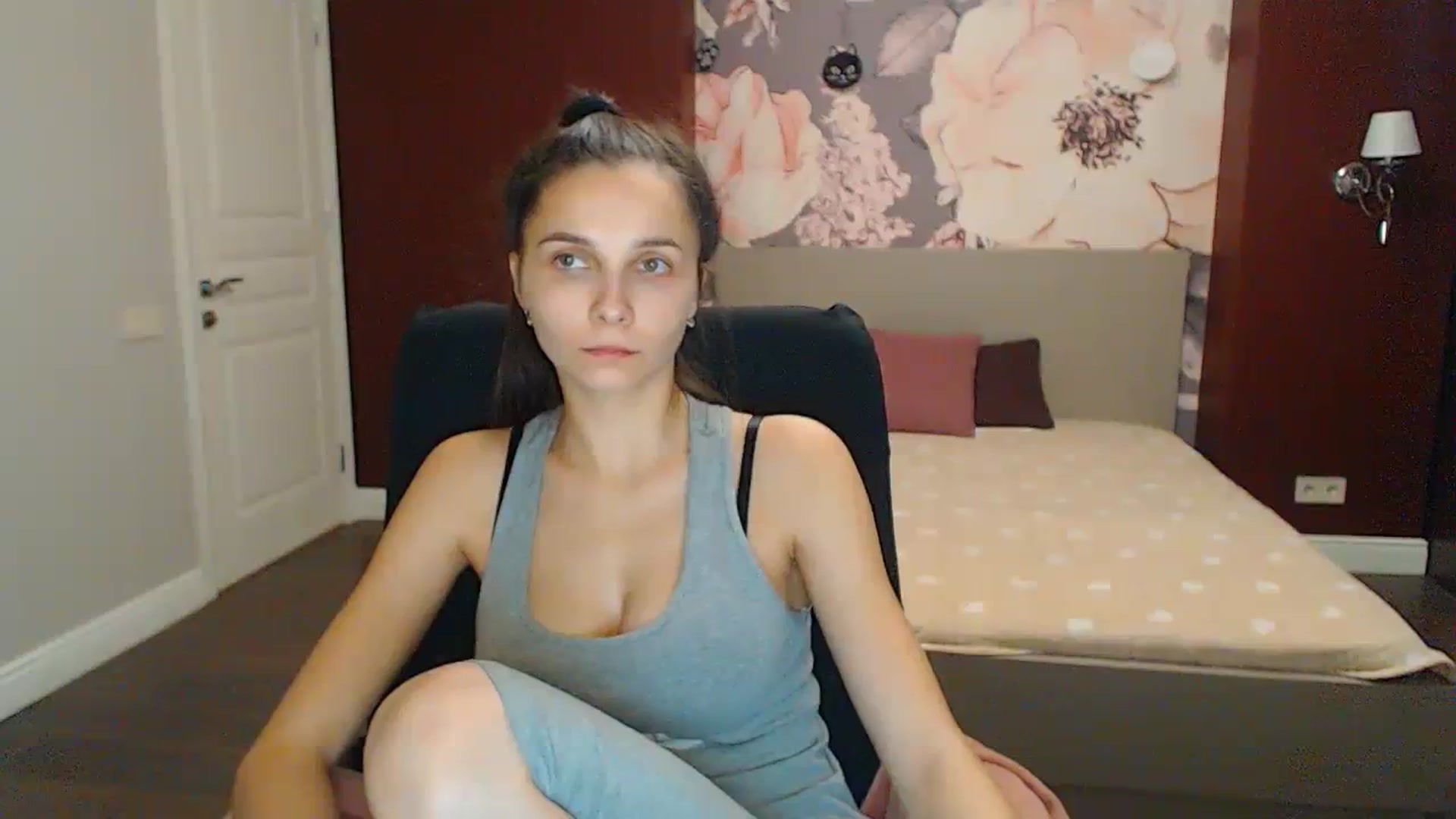 Gallery image thumbnail from Karina_Mils's myfreecams stream on, 11/24/2023, 11:59 image 12 of 20