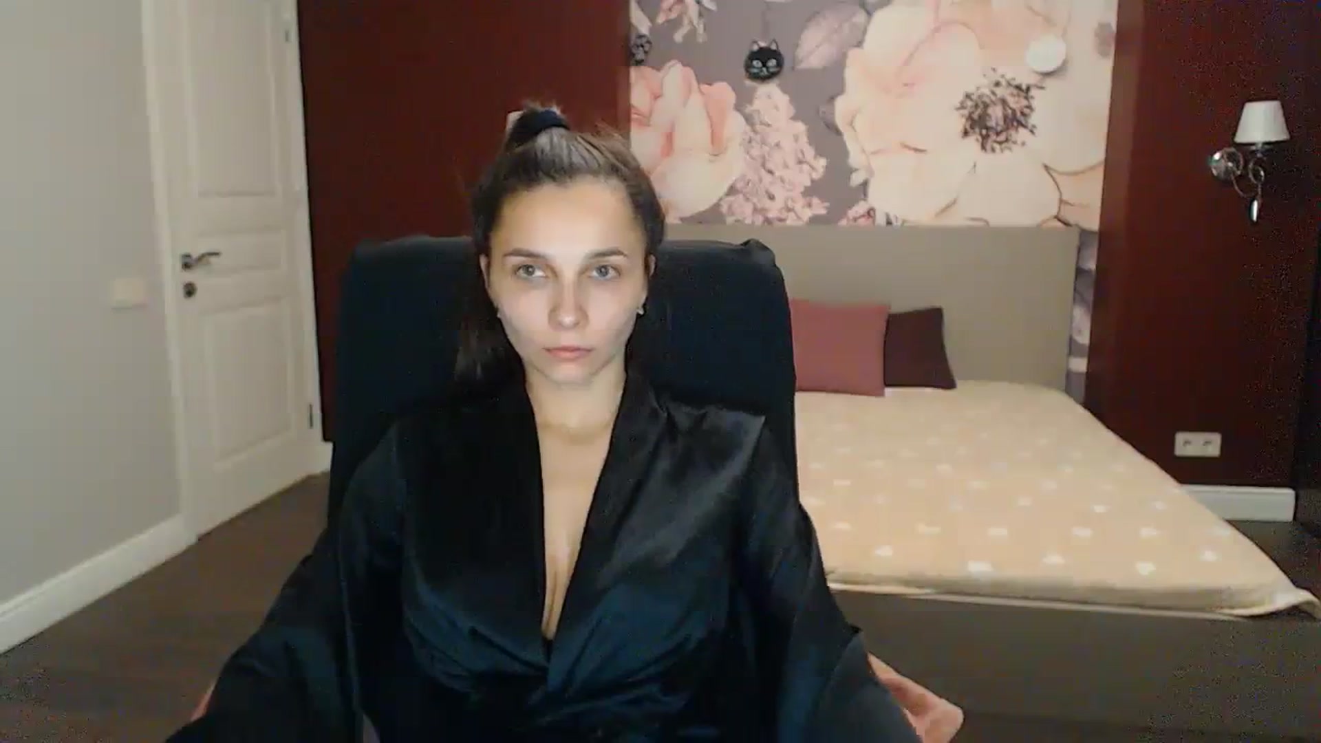 Gallery image thumbnail from Karina_Mils's myfreecams stream on, 11/24/2023, 11:59 image 14 of 20