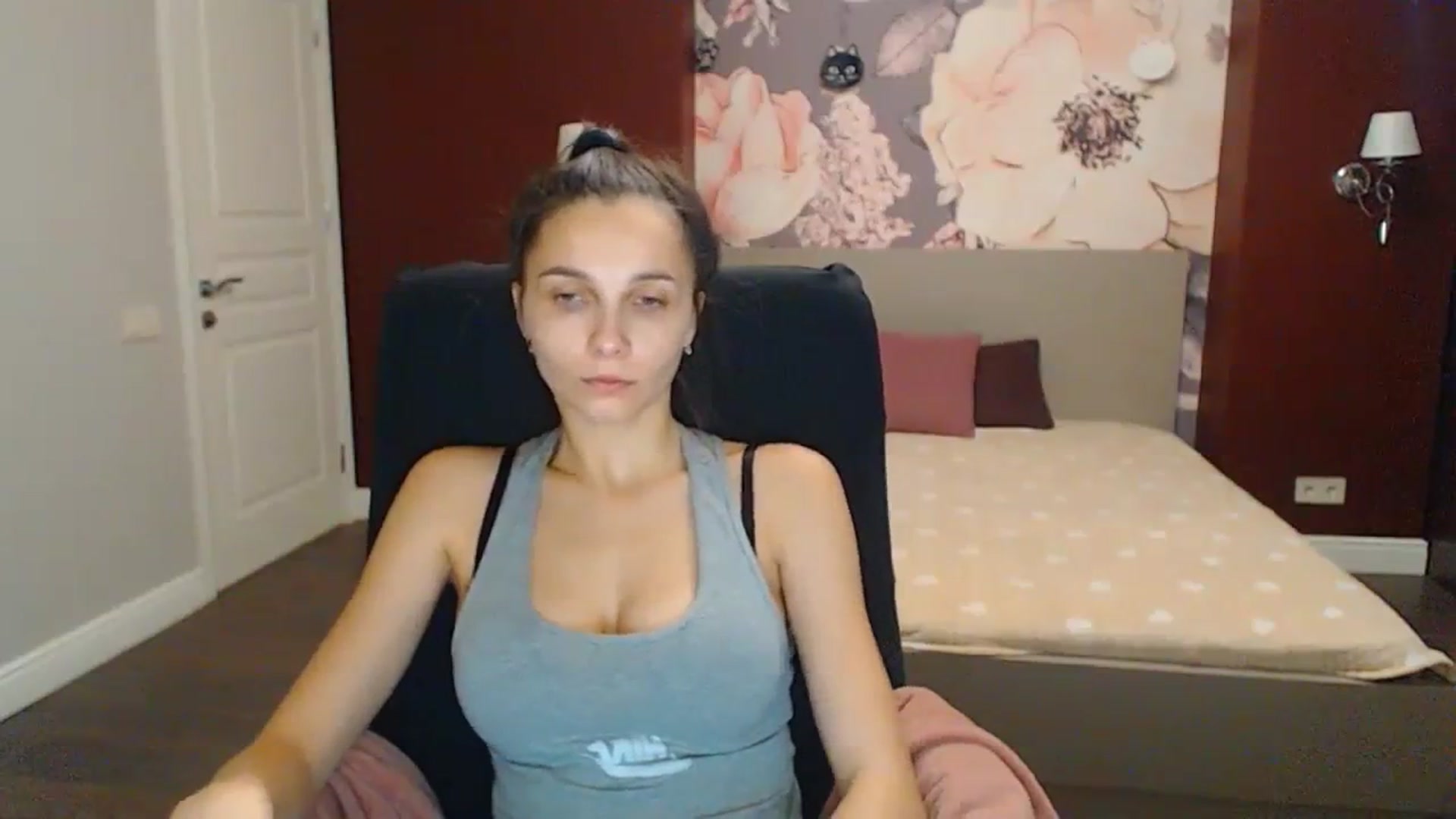 Gallery image thumbnail from Karina_Mils's myfreecams stream on, 11/24/2023, 11:59 image 7 of 20