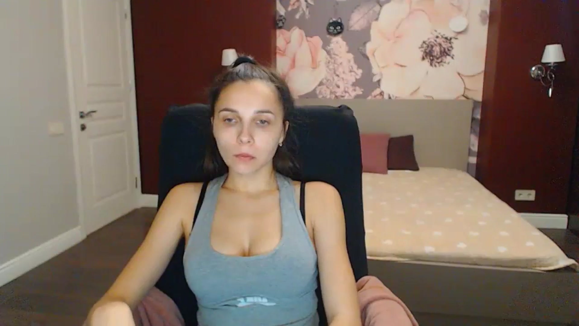 Gallery image thumbnail from Karina_Mils's myfreecams stream on, 11/24/2023, 11:59 image 9 of 20