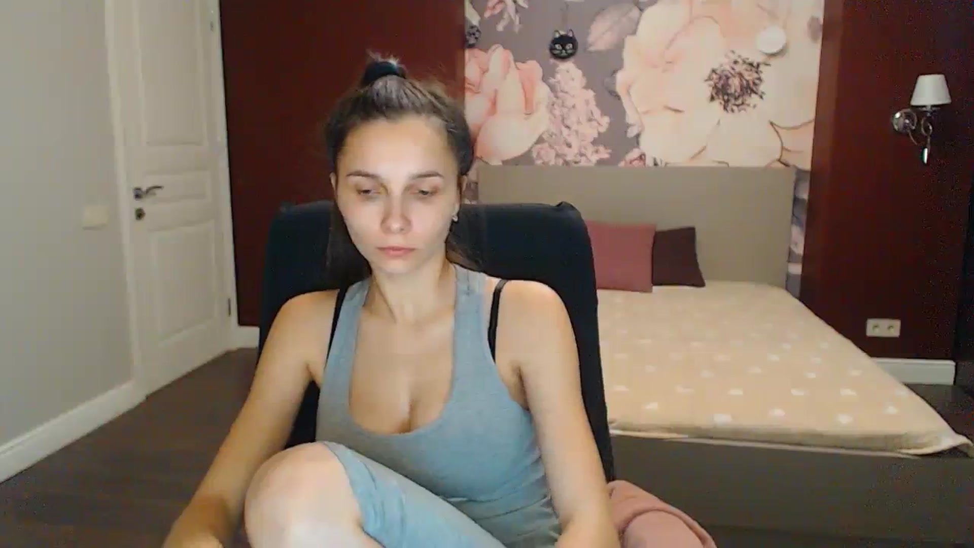 Gallery image thumbnail from Karina_Mils's myfreecams stream on, 11/24/2023, 11:59 image 13 of 20