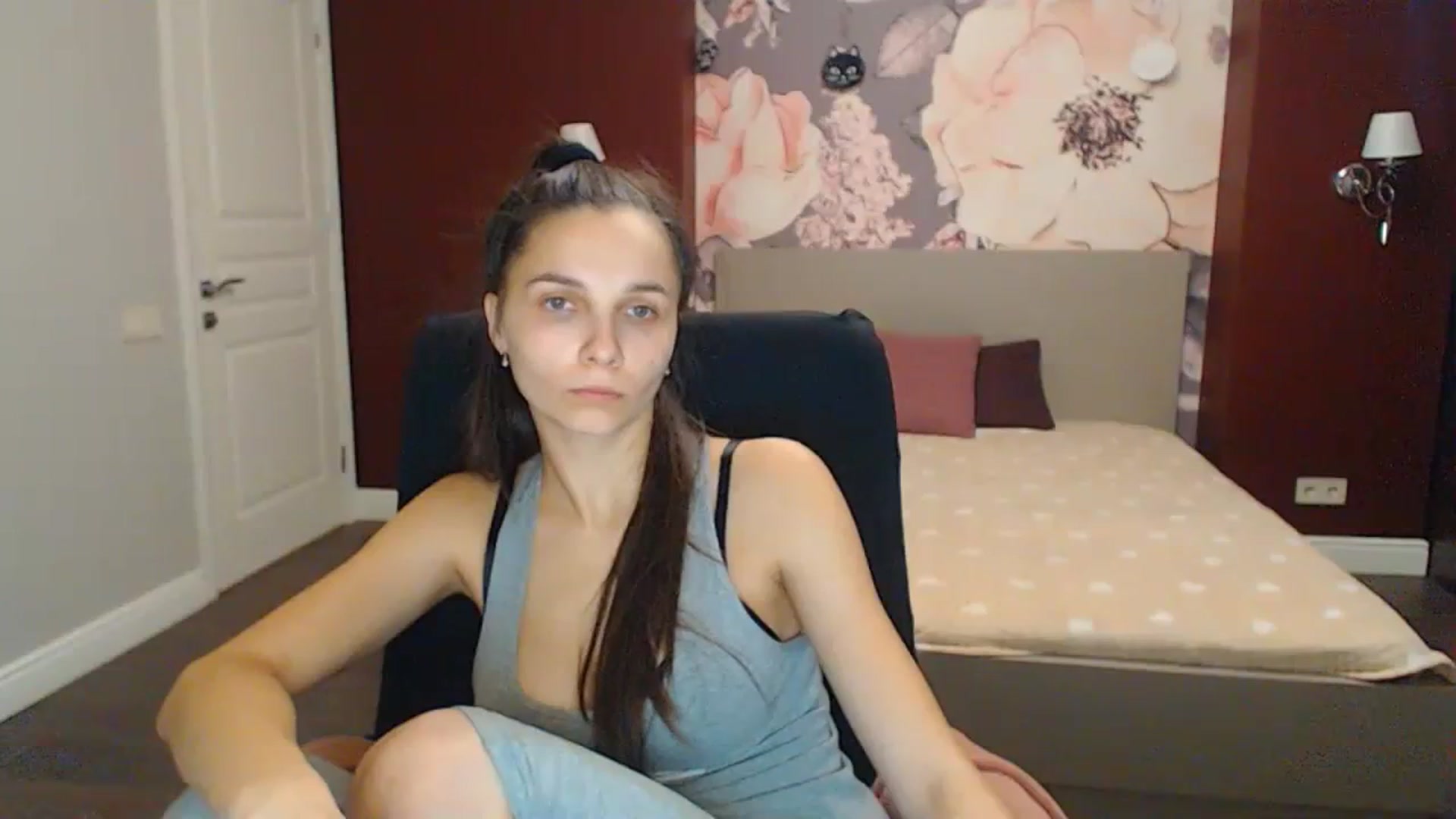 Gallery image thumbnail from Karina_Mils's myfreecams stream on, 11/24/2023, 11:59 image 4 of 20