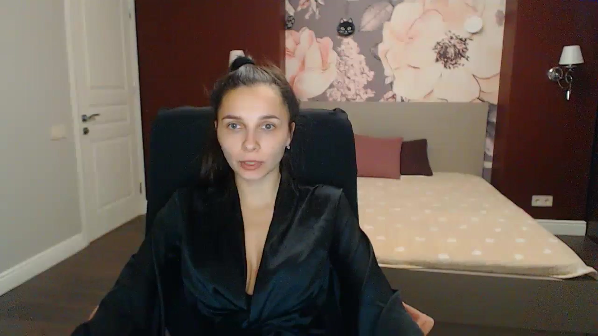 Gallery image thumbnail from Karina_Mils's myfreecams stream on, 11/24/2023, 11:59 image 15 of 20