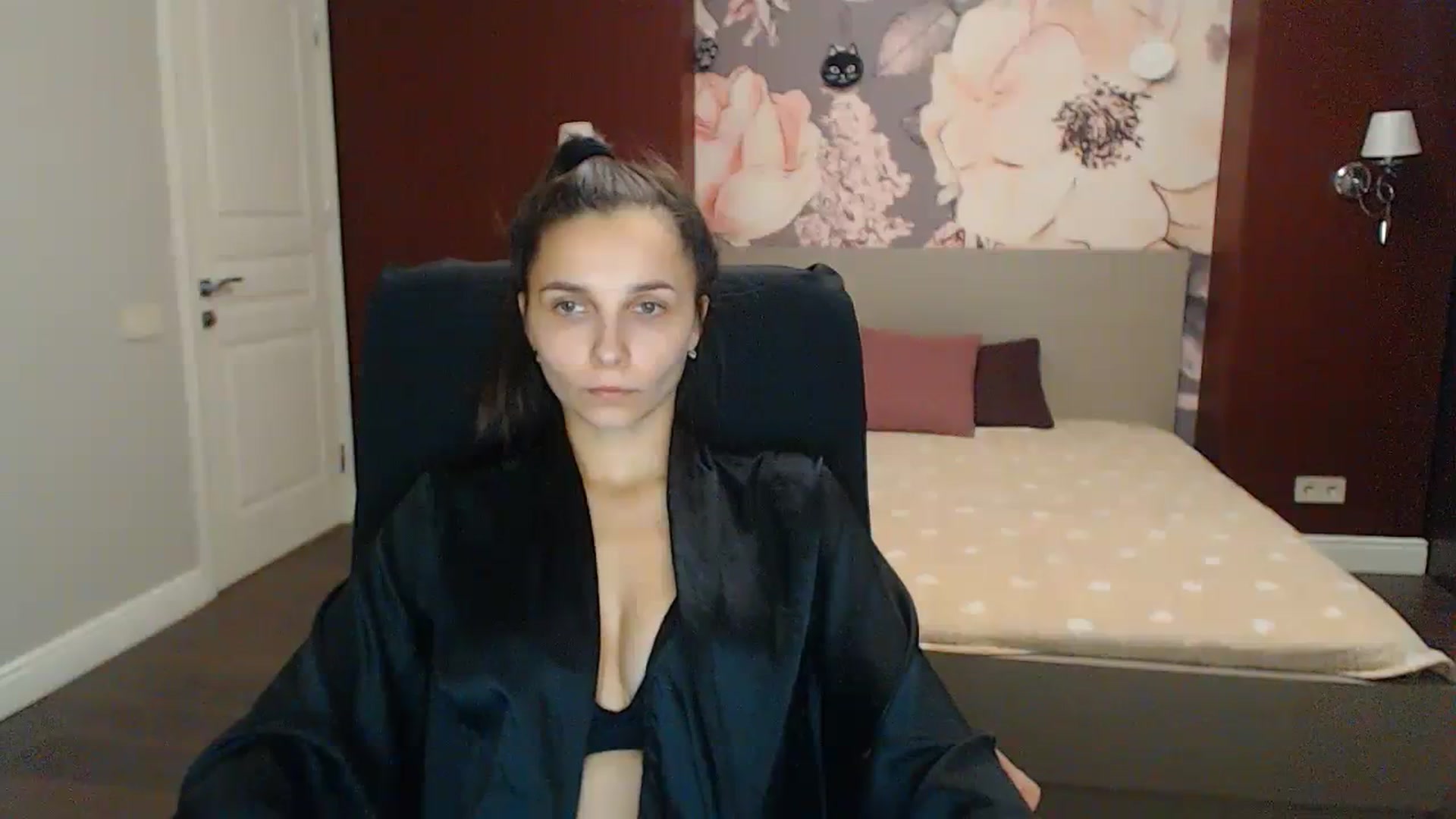 Gallery image thumbnail from Karina_Mils's myfreecams stream on, 11/24/2023, 11:59 image 18 of 20