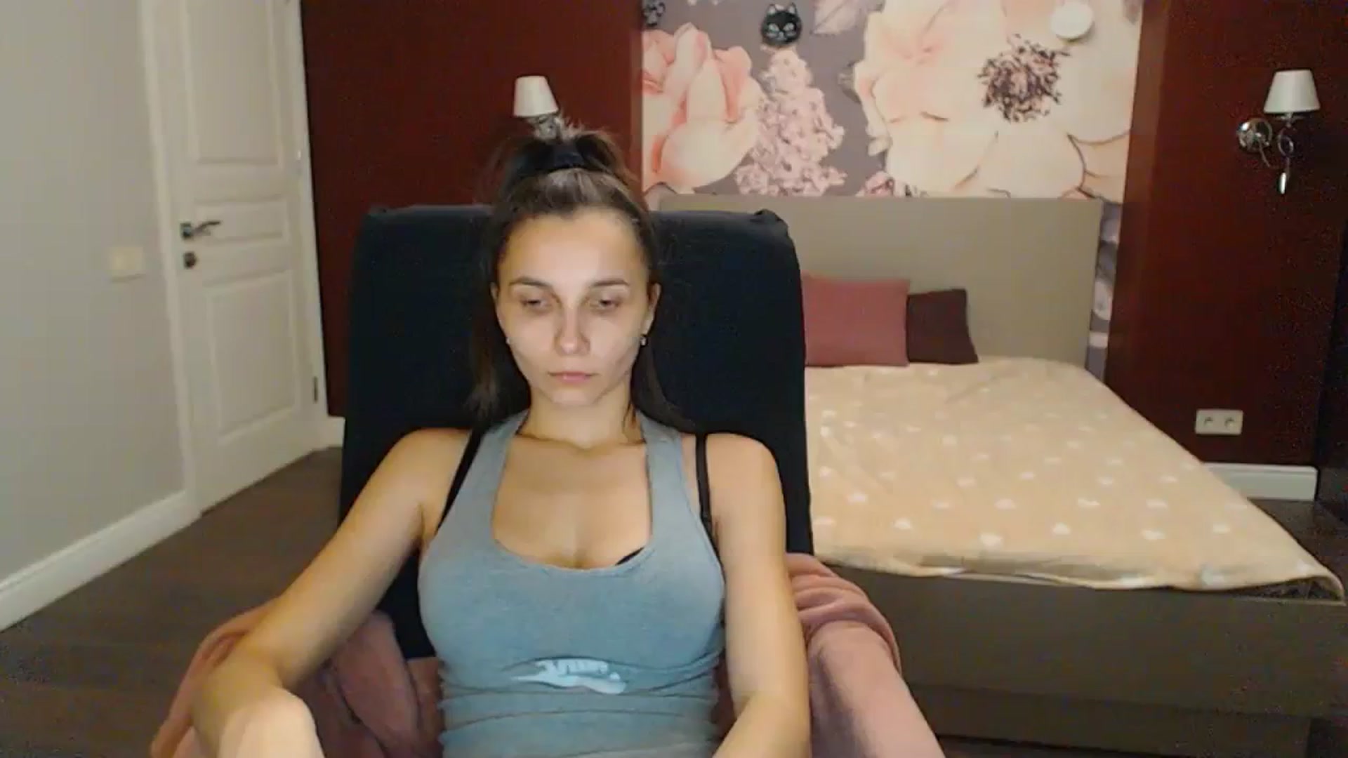 Gallery image thumbnail from Karina_Mils's myfreecams stream on, 11/24/2023, 19:07 image 16 of 20