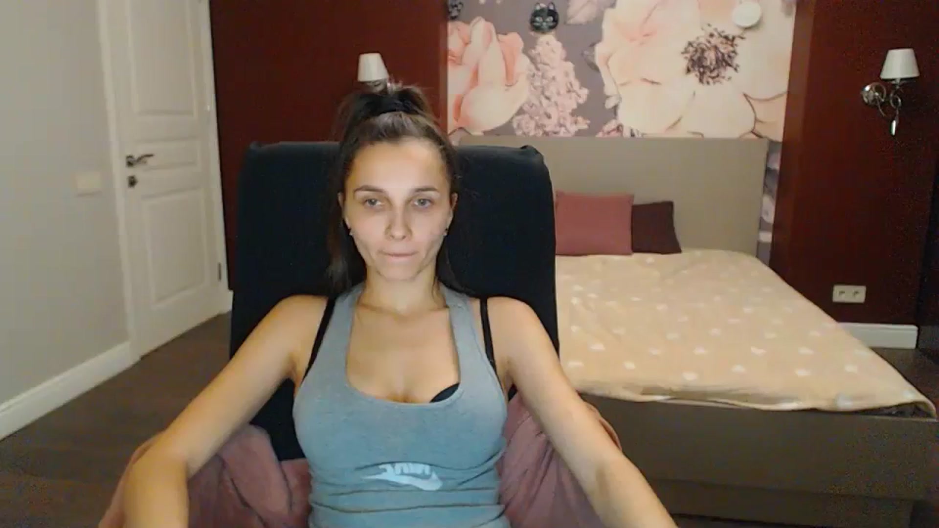Gallery image thumbnail from Karina_Mils's myfreecams stream on, 11/24/2023, 19:07 image 12 of 20