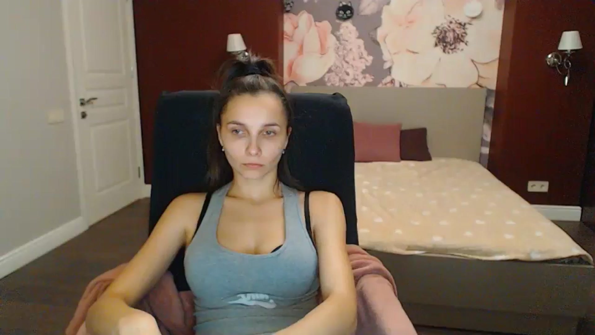 Gallery image thumbnail from Karina_Mils's myfreecams stream on, 11/24/2023, 19:07 image 17 of 20