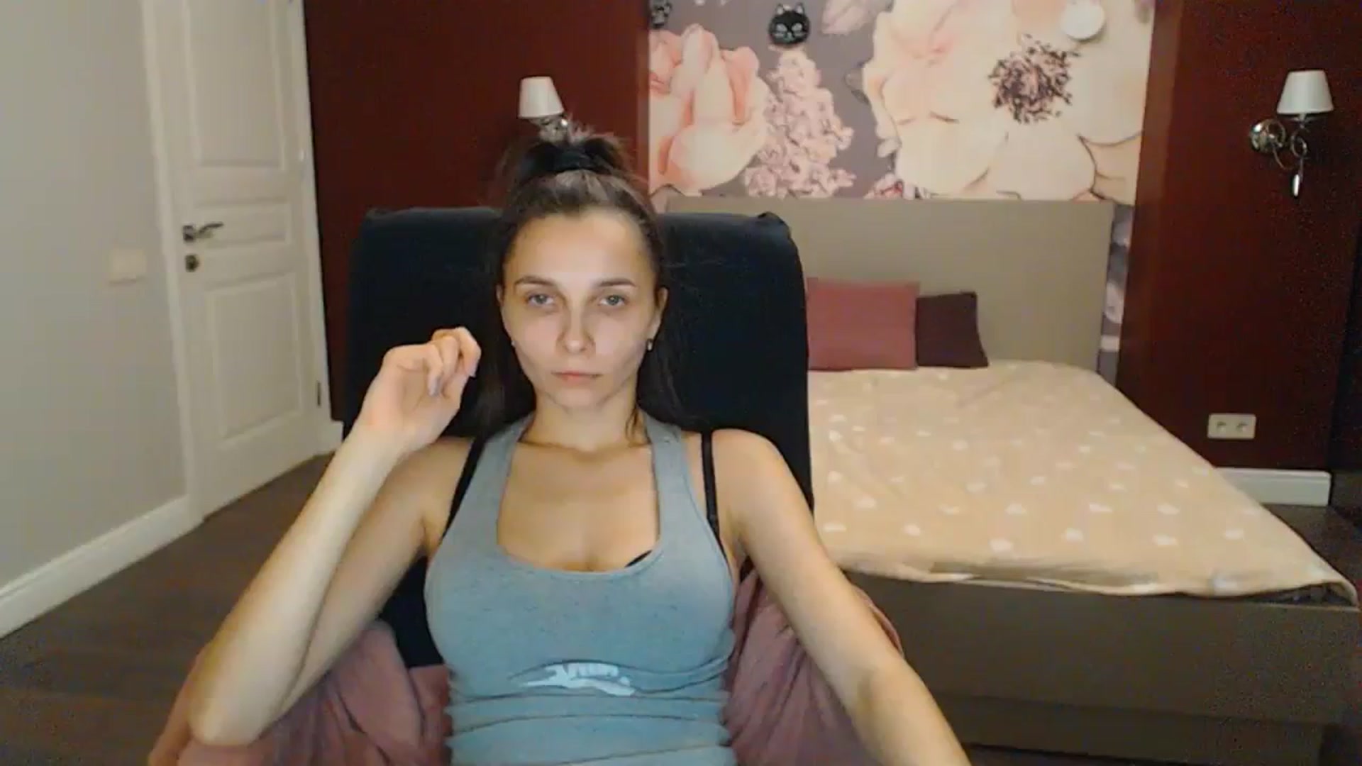 Gallery image thumbnail from Karina_Mils's myfreecams stream on, 11/24/2023, 19:07 image 18 of 20