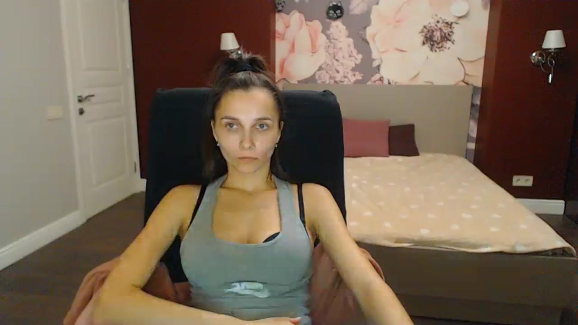 Gallery image thumbnail from Karina_Mils's myfreecams stream on, 11/24/2023, 19:07 image 15 of 20