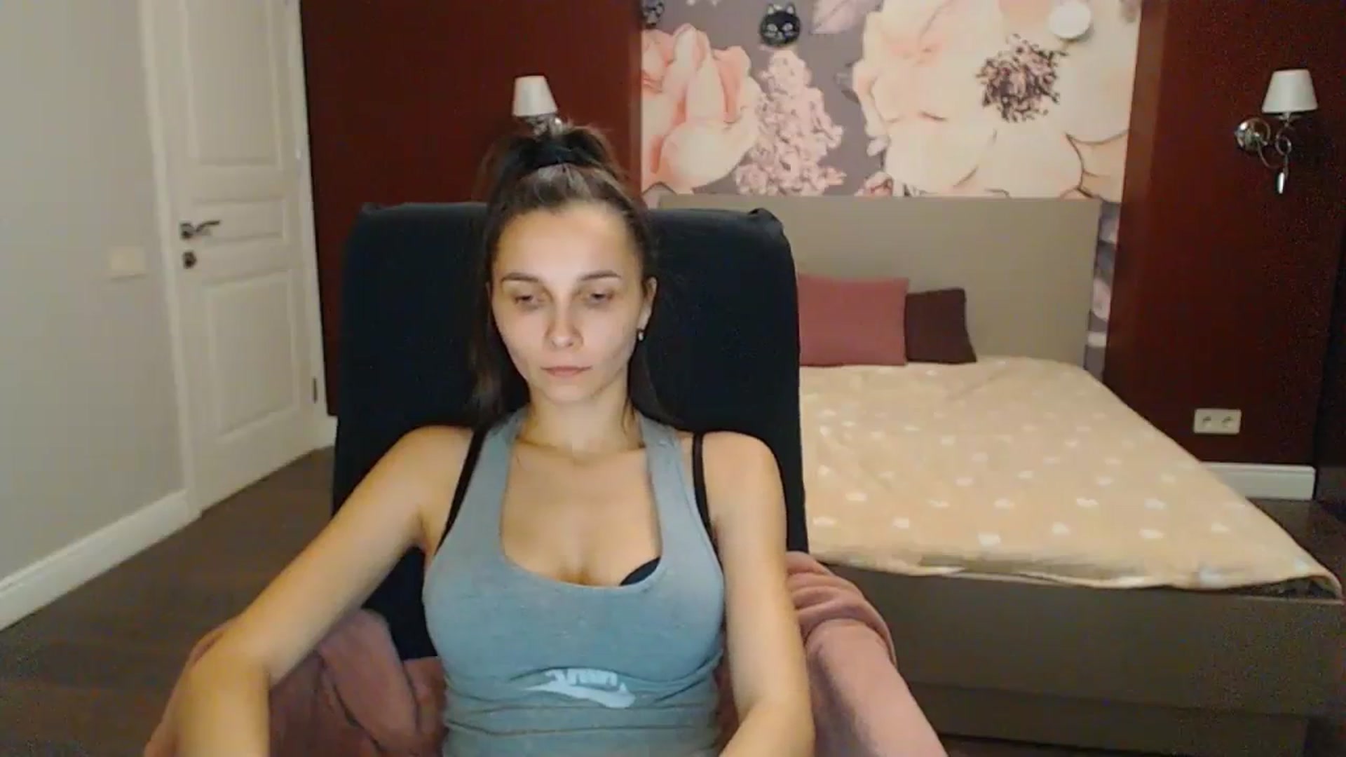 Gallery image thumbnail from Karina_Mils's myfreecams stream on, 11/24/2023, 19:07 image 13 of 20