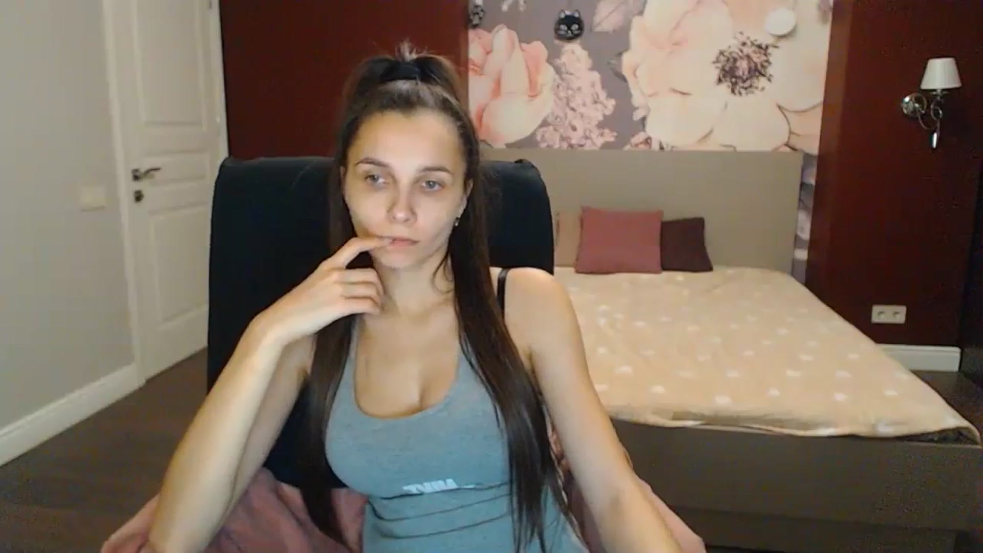 Gallery image thumbnail from Karina_Mils's myfreecams stream on, 11/24/2023, 19:07 image 8 of 20