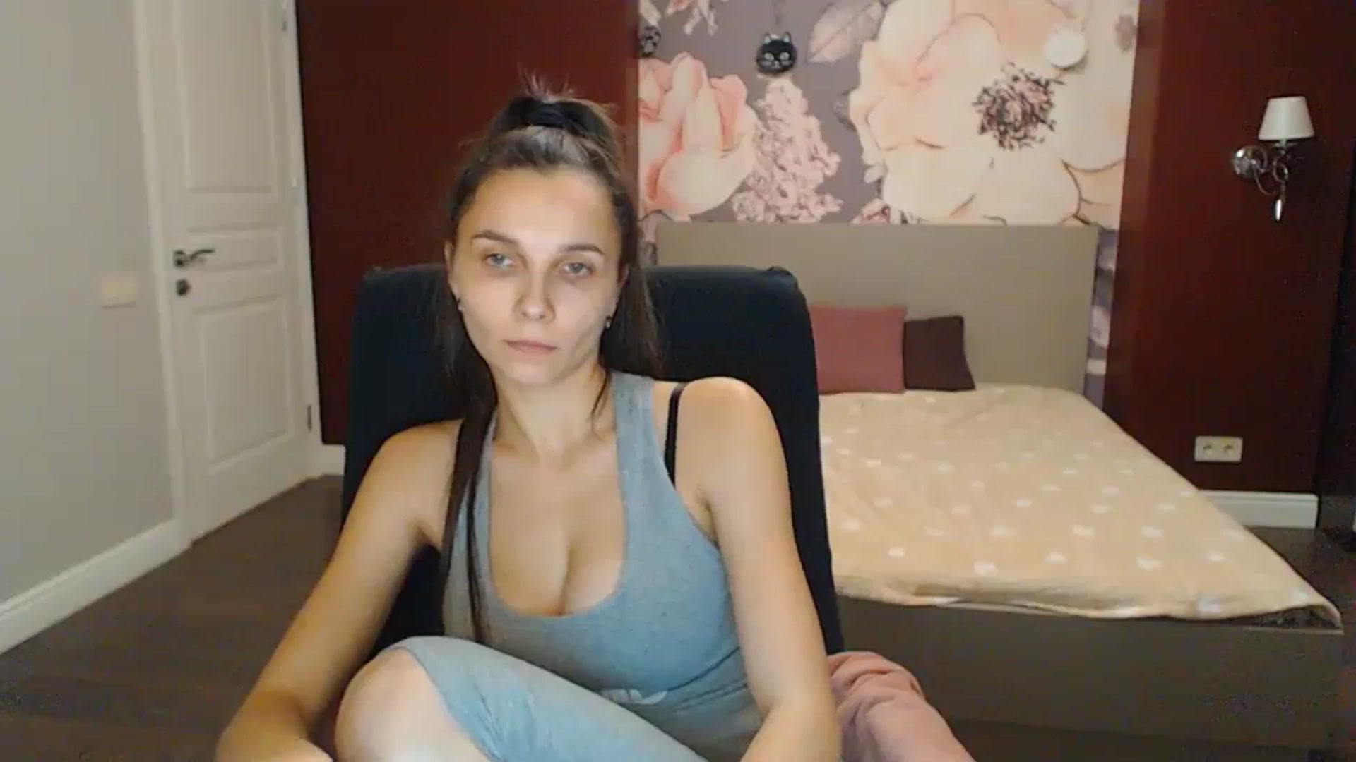 Gallery image thumbnail from Karina_Mils's myfreecams stream on, 11/24/2023, 21:18 image 4 of 20