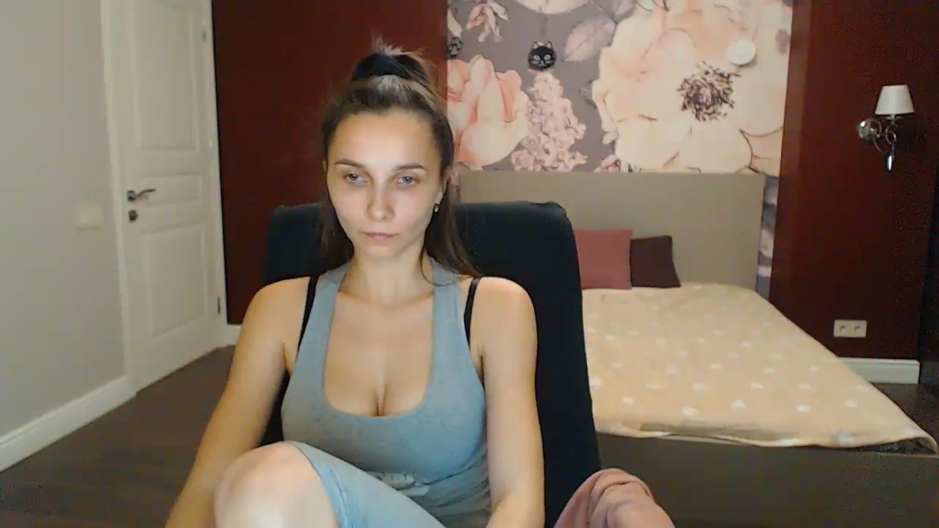 Gallery image thumbnail from Karina_Mils's myfreecams stream on, 11/24/2023, 21:18 image 13 of 20