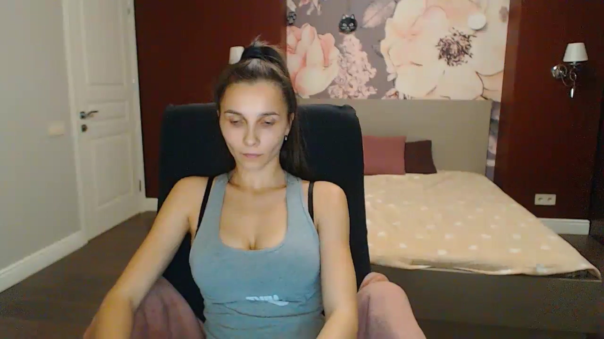 Gallery image thumbnail from Karina_Mils's myfreecams stream on, 11/24/2023, 21:18 image 16 of 20