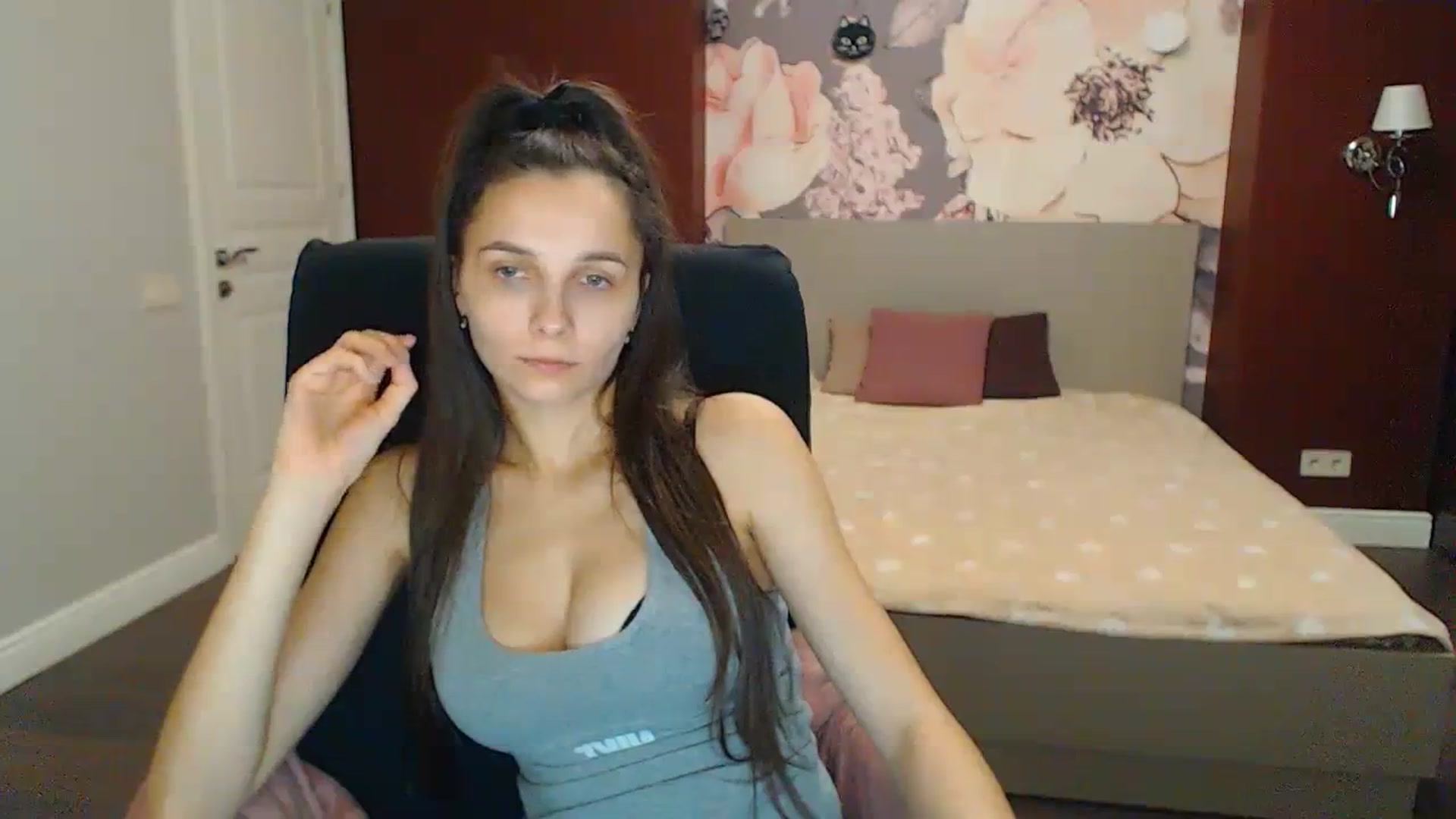 Gallery image thumbnail from Karina_Mils's myfreecams stream on, 11/25/2023, 13:55 image 13 of 20