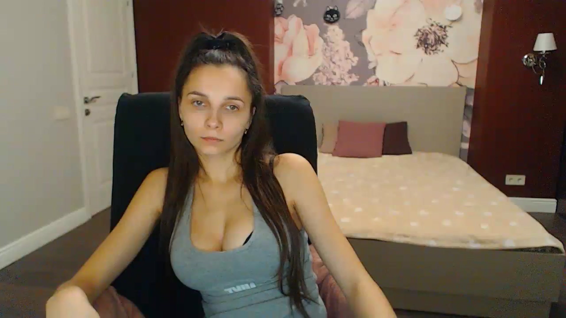Gallery image thumbnail from Karina_Mils's myfreecams stream on, 11/25/2023, 13:55 image 10 of 20