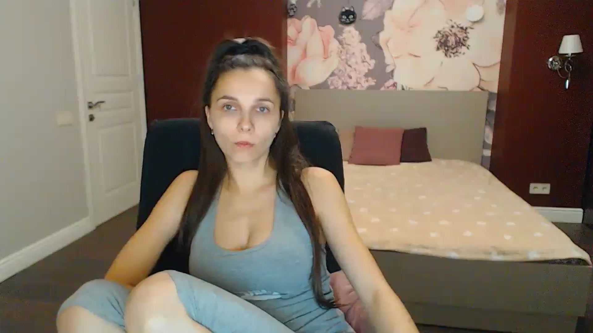 Gallery image thumbnail from Karina_Mils's myfreecams stream on, 11/25/2023, 13:55 image 1 of 20