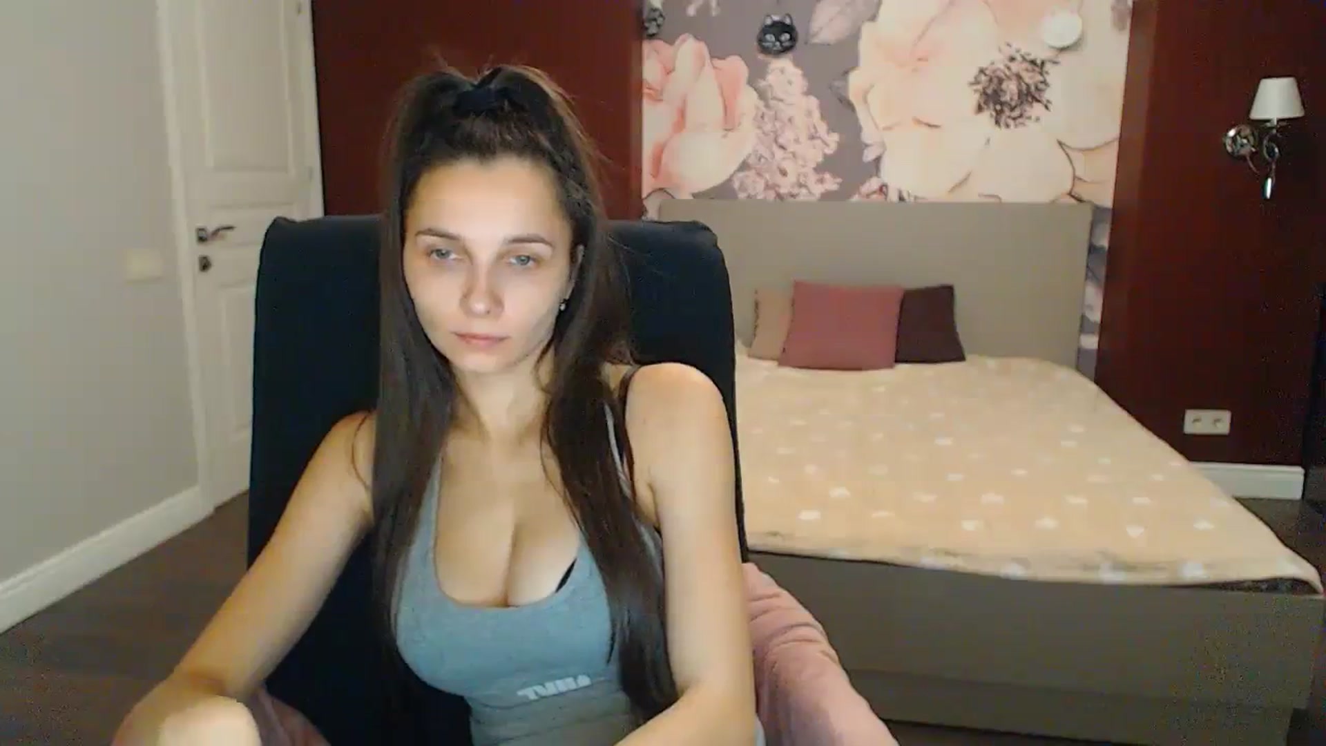 Gallery image thumbnail from Karina_Mils's myfreecams stream on, 11/25/2023, 13:55 image 14 of 20