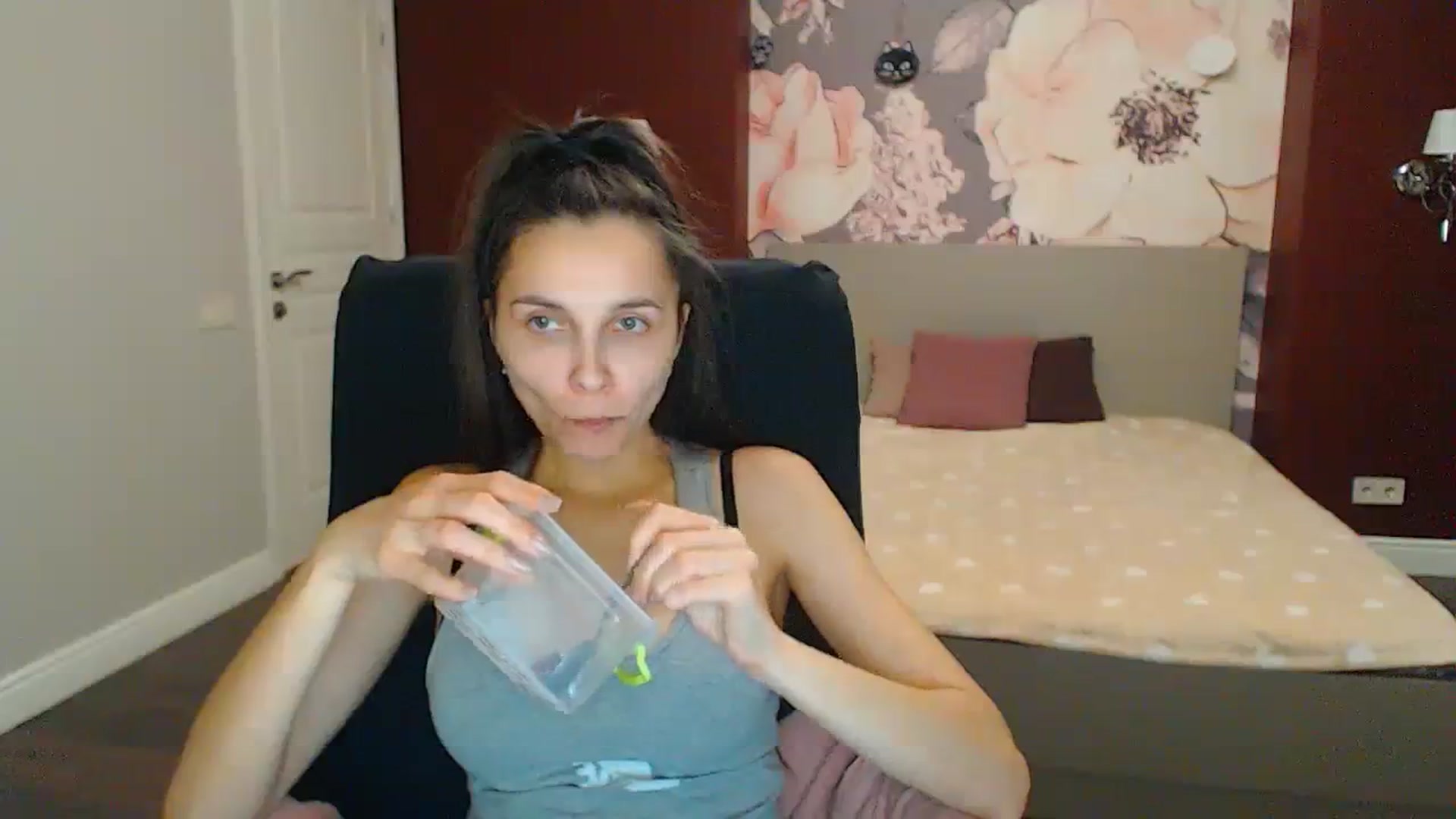 Gallery image thumbnail from Karina_Mils's myfreecams stream on, 11/25/2023, 16:24 image 8 of 20