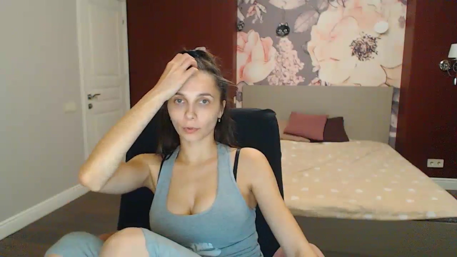 Gallery image thumbnail from Karina_Mils's myfreecams stream on, 11/25/2023, 20:25 image 11 of 20
