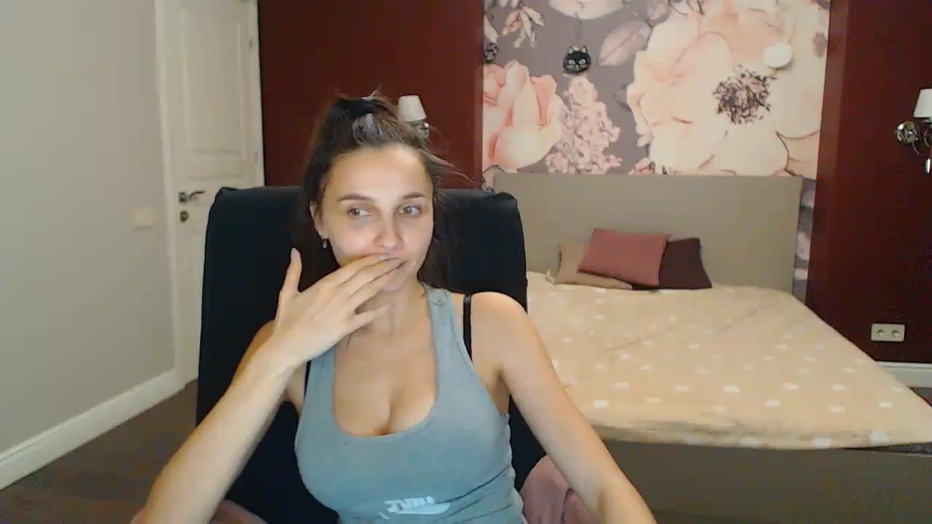 Gallery image thumbnail from Karina_Mils's myfreecams stream on, 11/25/2023, 20:25 image 19 of 20