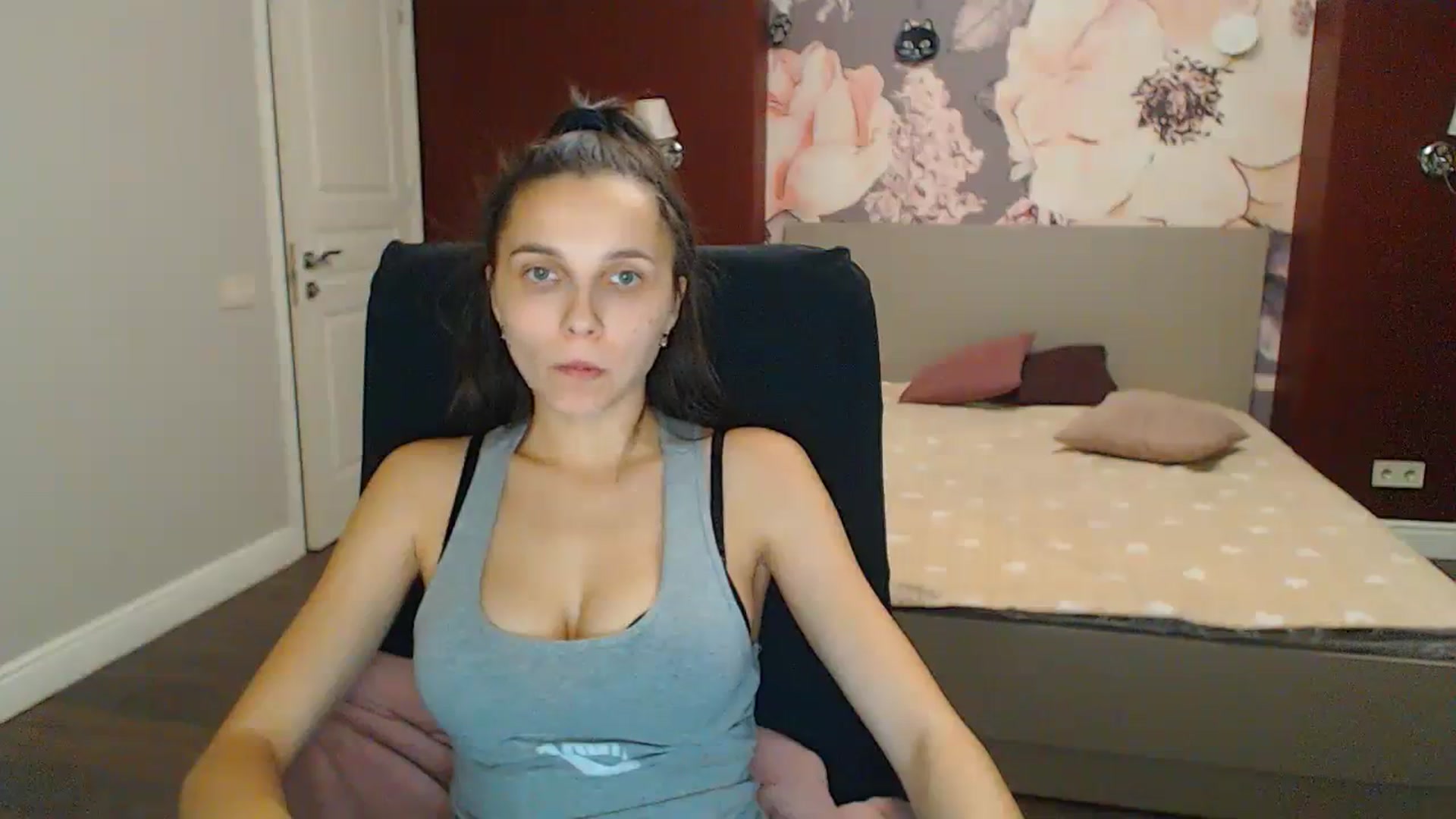 Gallery image thumbnail from Karina_Mils's myfreecams stream on, 11/26/2023, 17:49 image 2 of 20