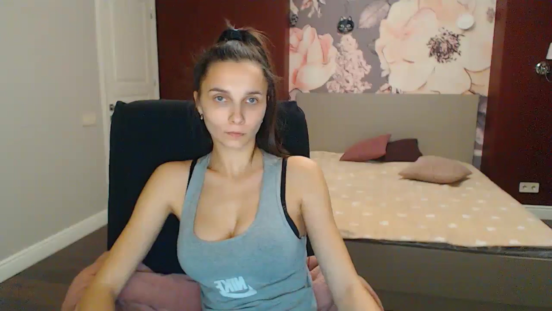 Gallery image thumbnail from Karina_Mils's myfreecams stream on, 11/26/2023, 17:49 image 15 of 20