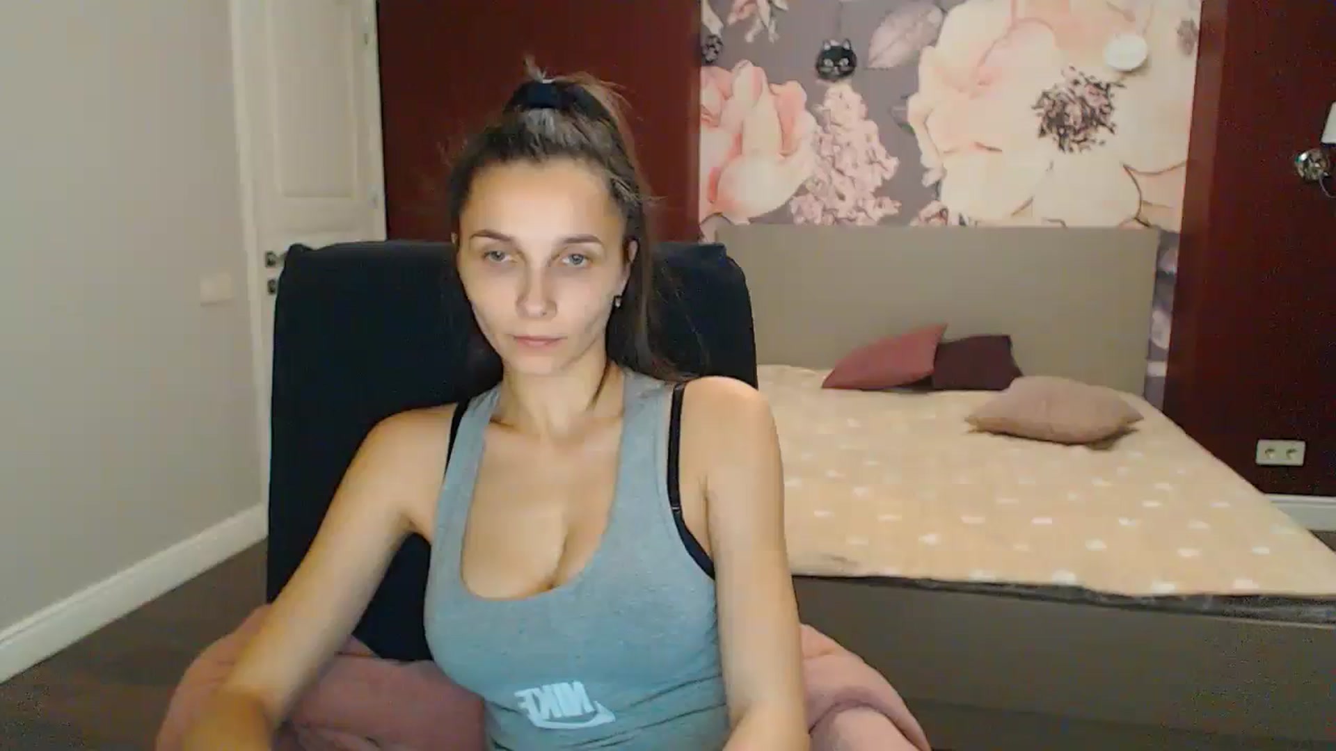 Gallery image thumbnail from Karina_Mils's myfreecams stream on, 11/26/2023, 17:49 image 20 of 20