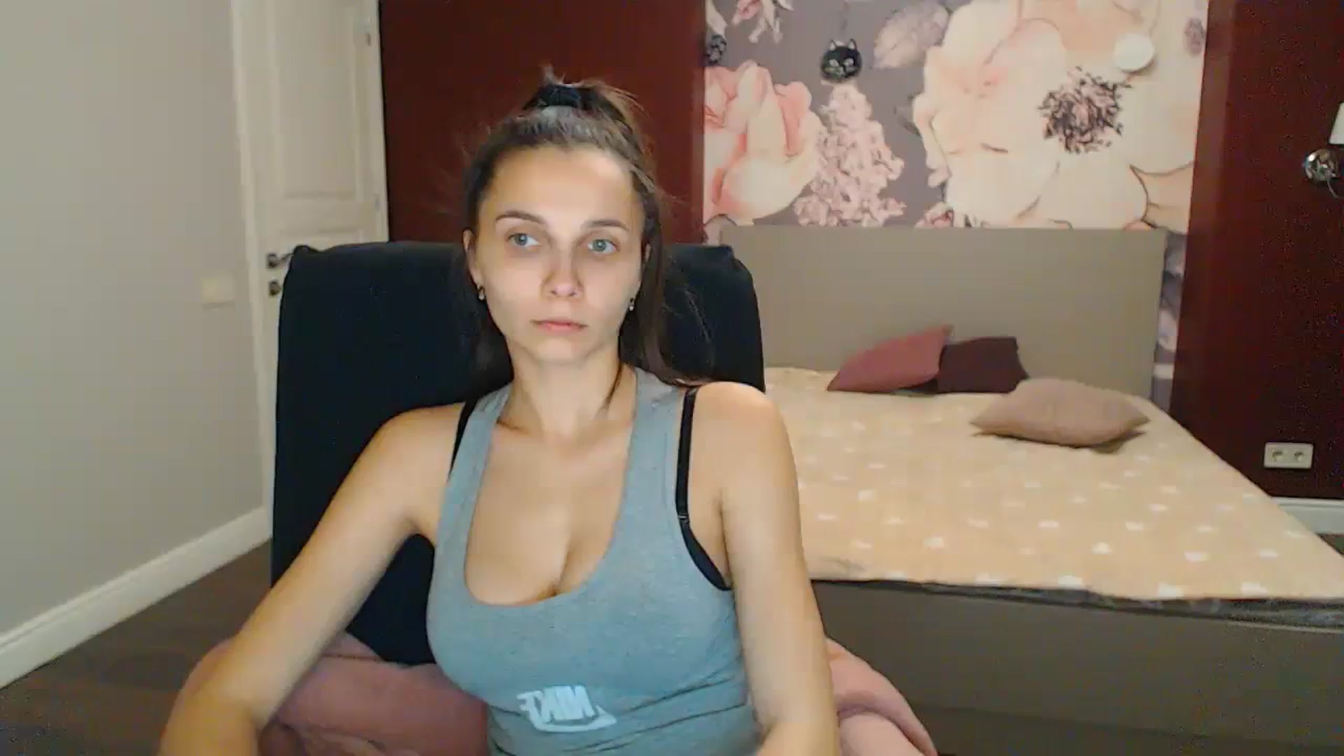 Gallery image thumbnail from Karina_Mils's myfreecams stream on, 11/26/2023, 17:49 image 18 of 20