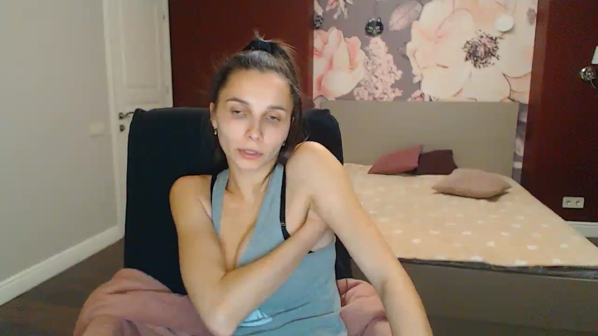 Gallery image thumbnail from Karina_Mils's myfreecams stream on, 11/26/2023, 17:49 image 17 of 20