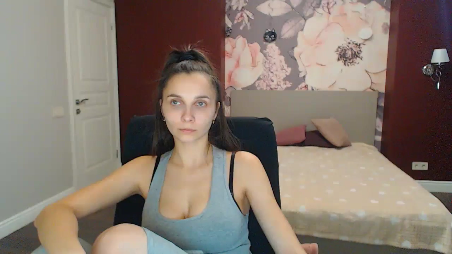 Gallery image thumbnail from Karina_Mils's myfreecams stream on, 11/27/2023, 08:26 image 19 of 20