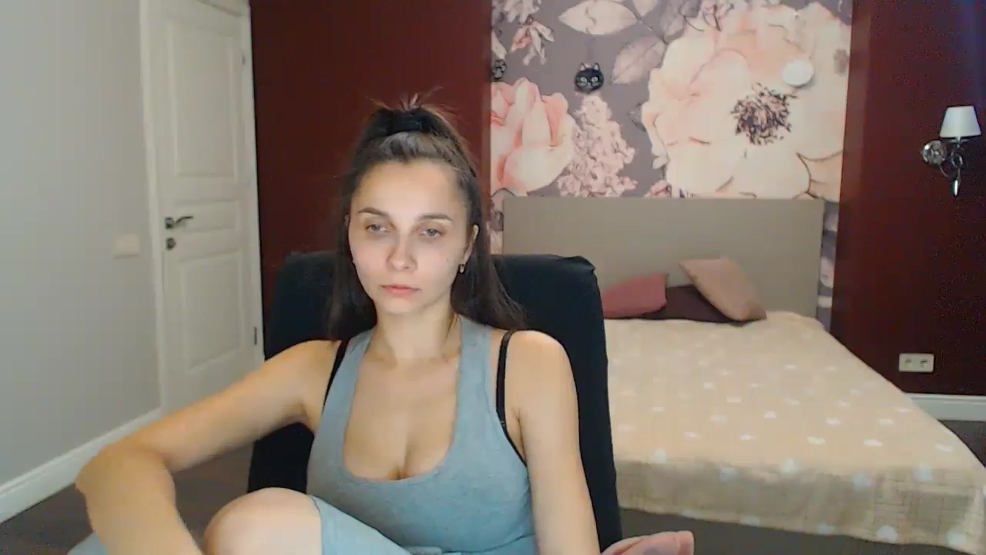 Gallery image thumbnail from Karina_Mils's myfreecams stream on, 11/27/2023, 08:26 image 18 of 20