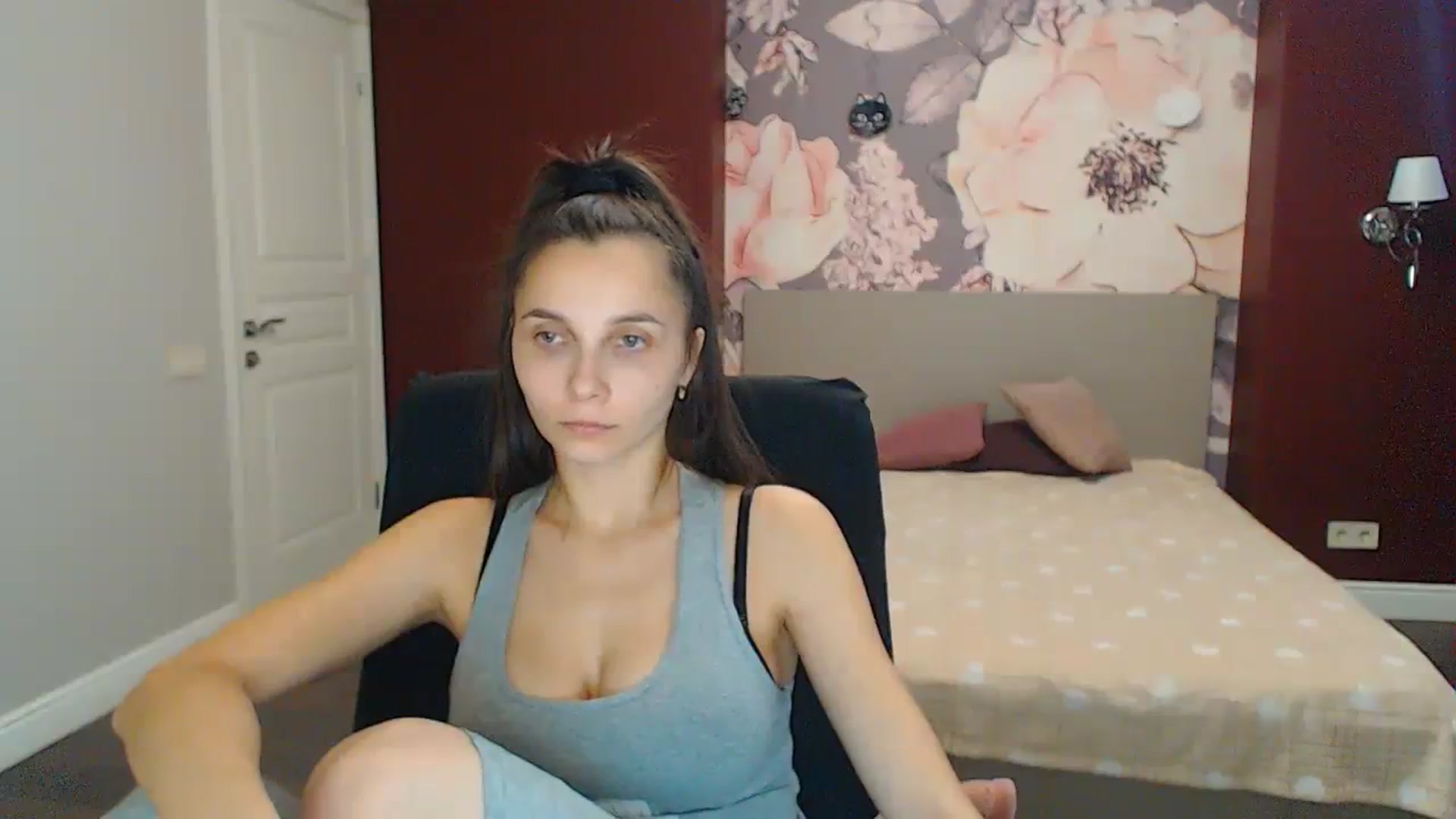 Gallery image thumbnail from Karina_Mils's myfreecams stream on, 11/27/2023, 08:26 image 16 of 20