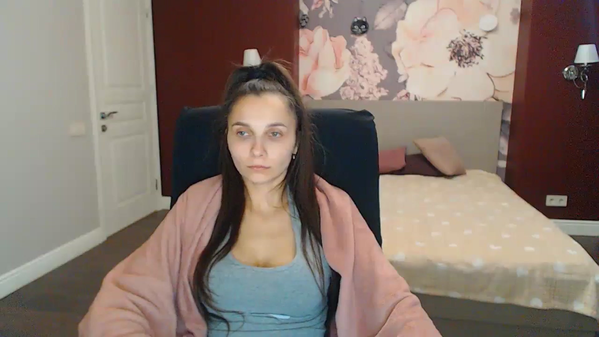 Gallery image thumbnail from Karina_Mils's myfreecams stream on, 11/27/2023, 08:26 image 4 of 20