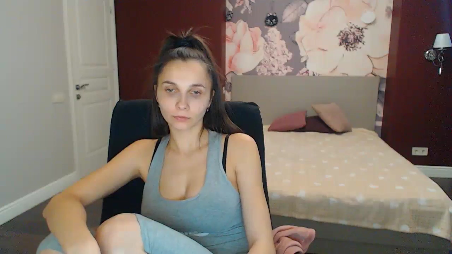 Gallery image thumbnail from Karina_Mils's myfreecams stream on, 11/27/2023, 08:26 image 10 of 20