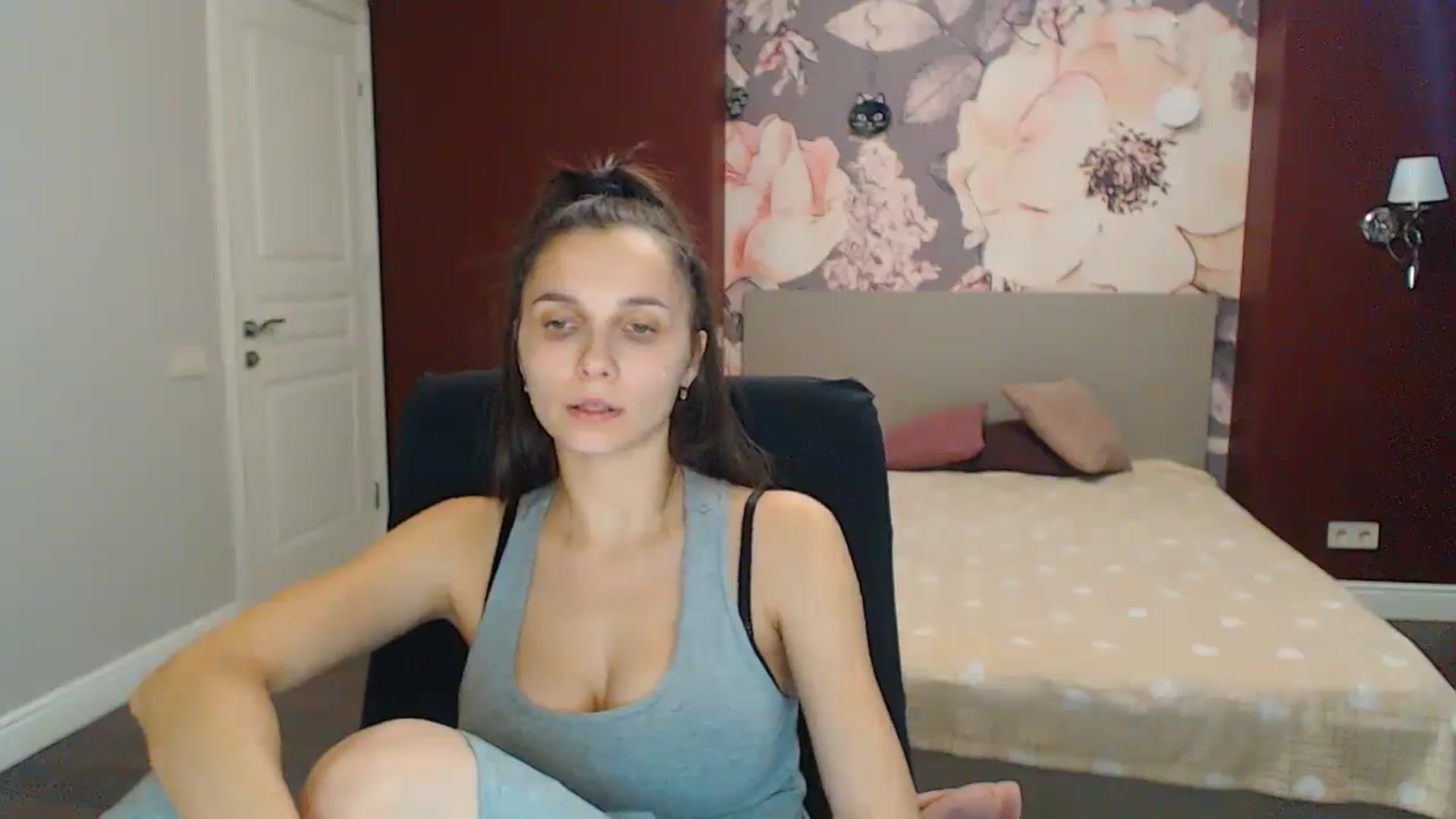 Gallery image thumbnail from Karina_Mils's myfreecams stream on, 11/27/2023, 08:26 image 17 of 20