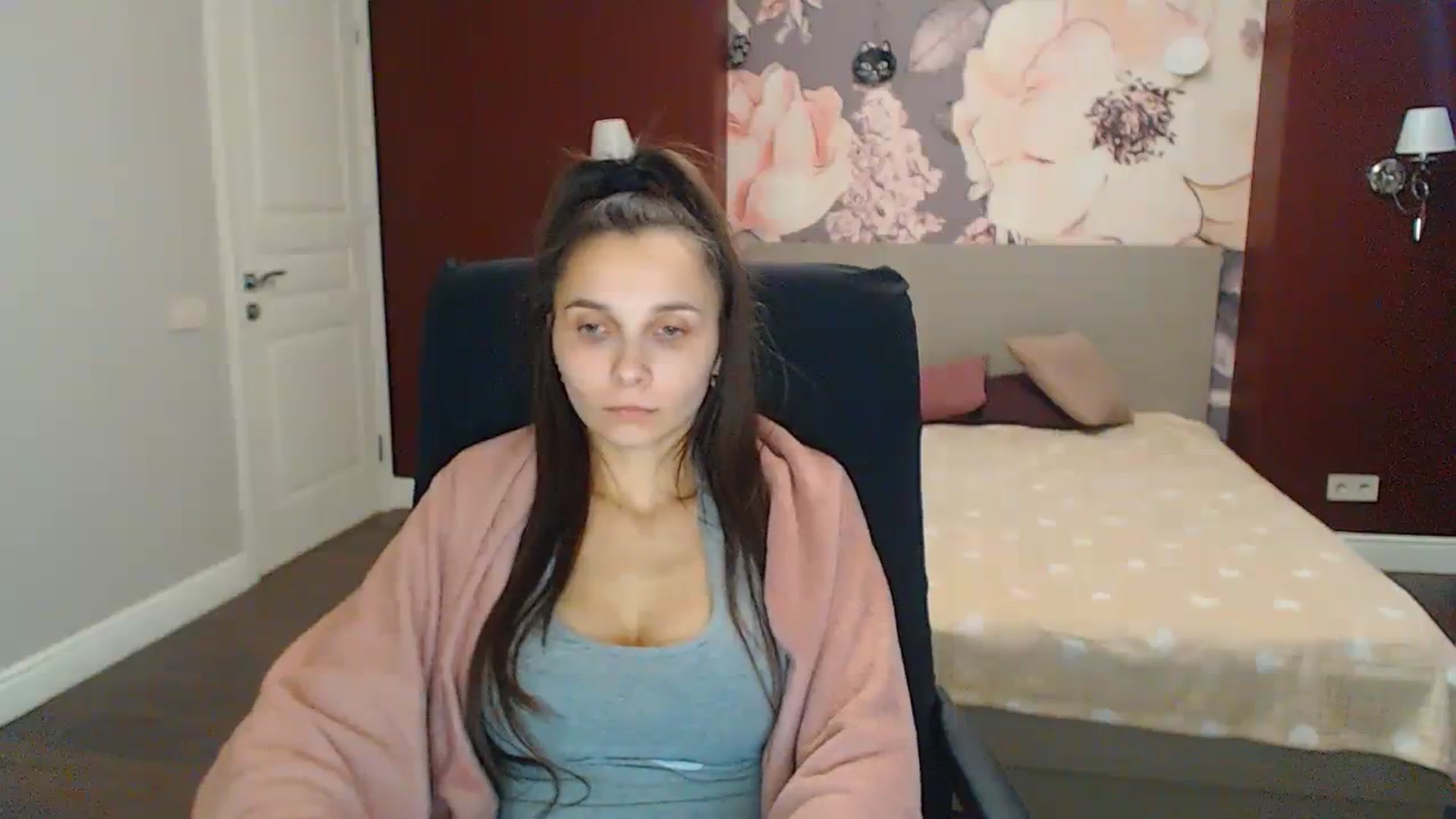 Gallery image thumbnail from Karina_Mils's myfreecams stream on, 11/27/2023, 08:26 image 3 of 20