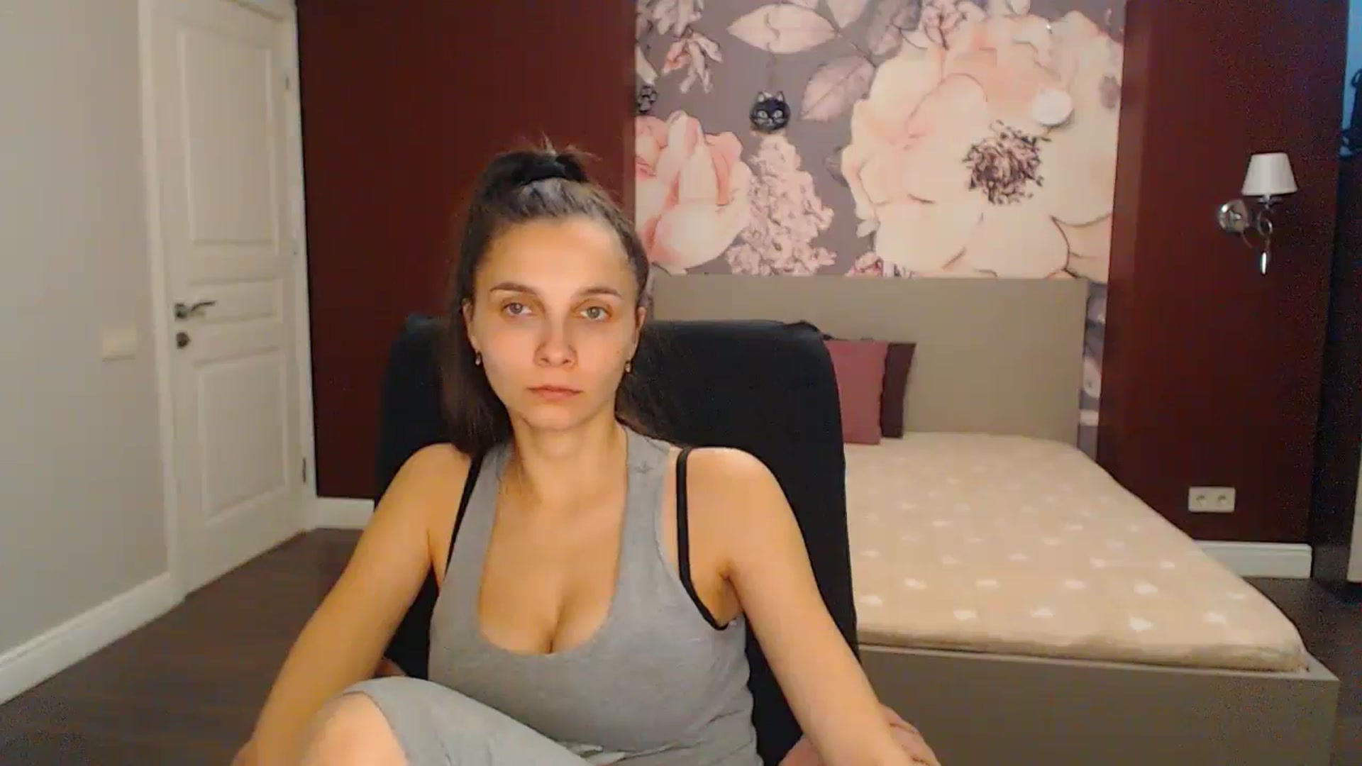 Gallery image thumbnail from Karina_Mils's myfreecams stream on, 12/01/2023, 08:24 image 10 of 20