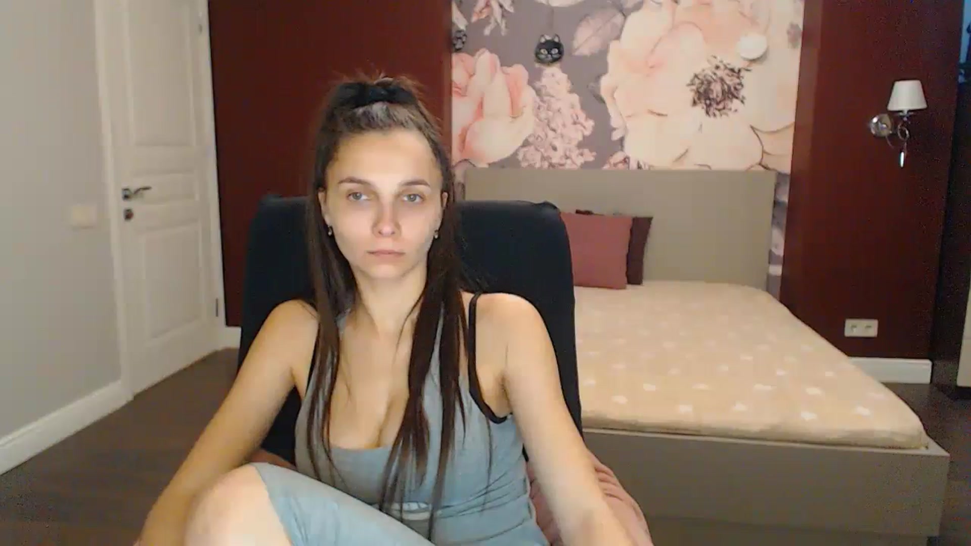 Gallery image thumbnail from Karina_Mils's myfreecams stream on, 12/01/2023, 08:24 image 2 of 20
