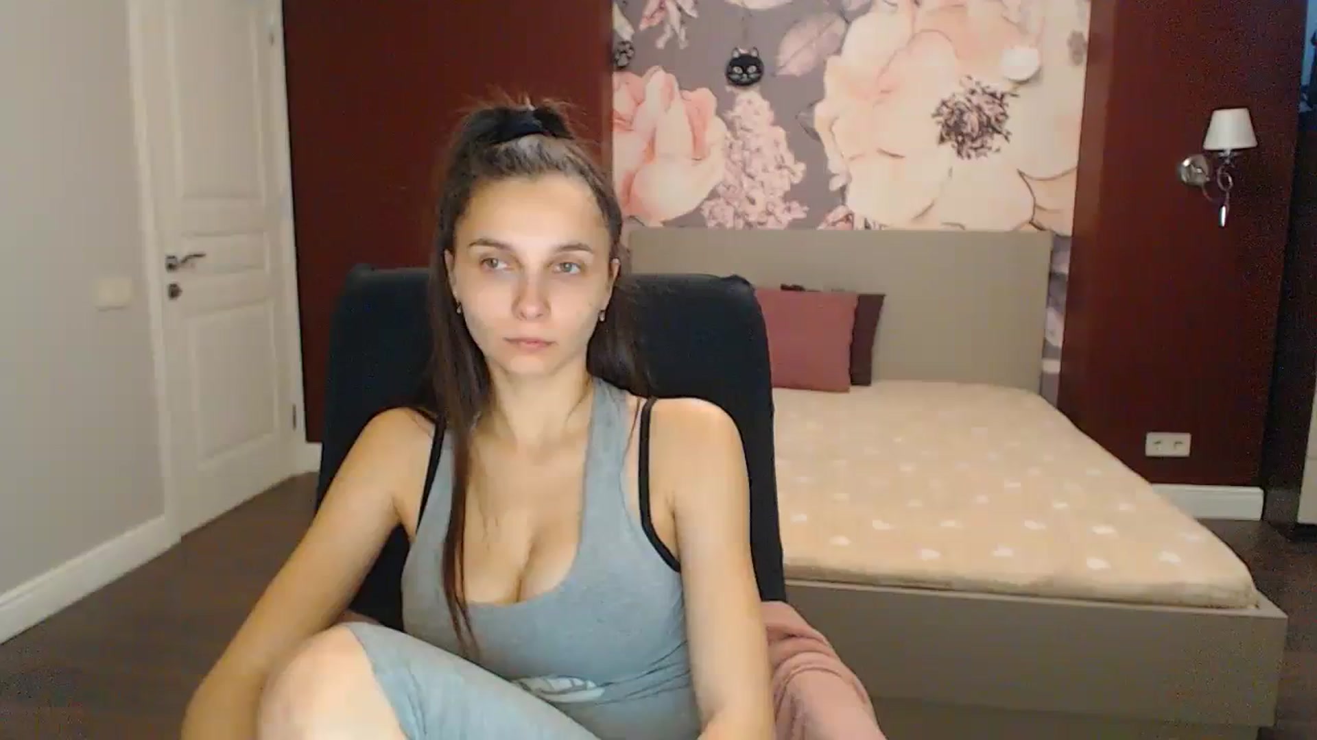 Gallery image thumbnail from Karina_Mils's myfreecams stream on, 12/01/2023, 08:24 image 1 of 20