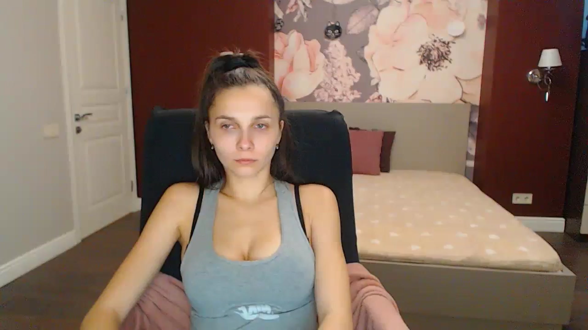 Gallery image thumbnail from Karina_Mils's myfreecams stream on, 12/01/2023, 08:24 image 3 of 20
