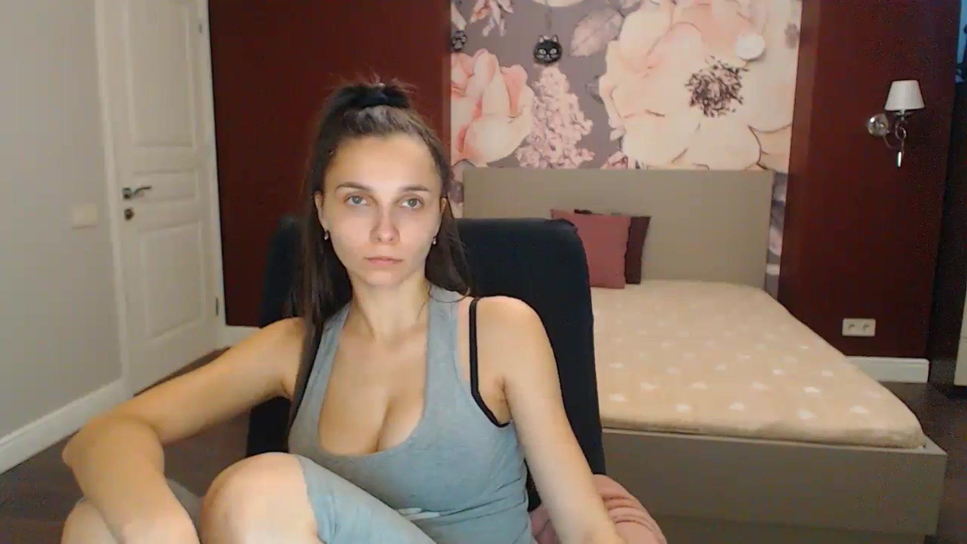 Gallery image thumbnail from Karina_Mils's myfreecams stream on, 12/01/2023, 08:24 image 7 of 20
