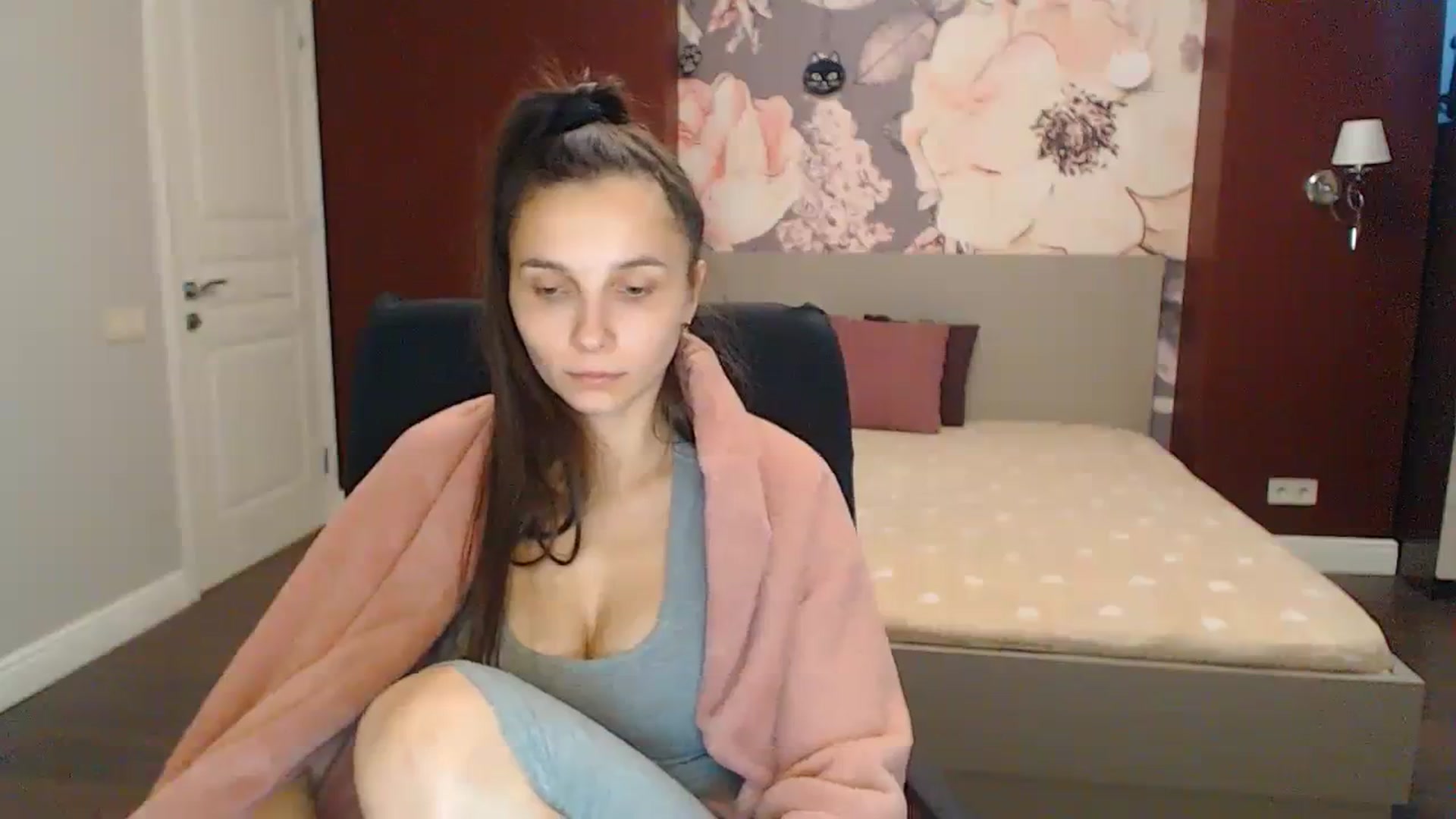 Gallery image thumbnail from Karina_Mils's myfreecams stream on, 12/01/2023, 08:24 image 20 of 20