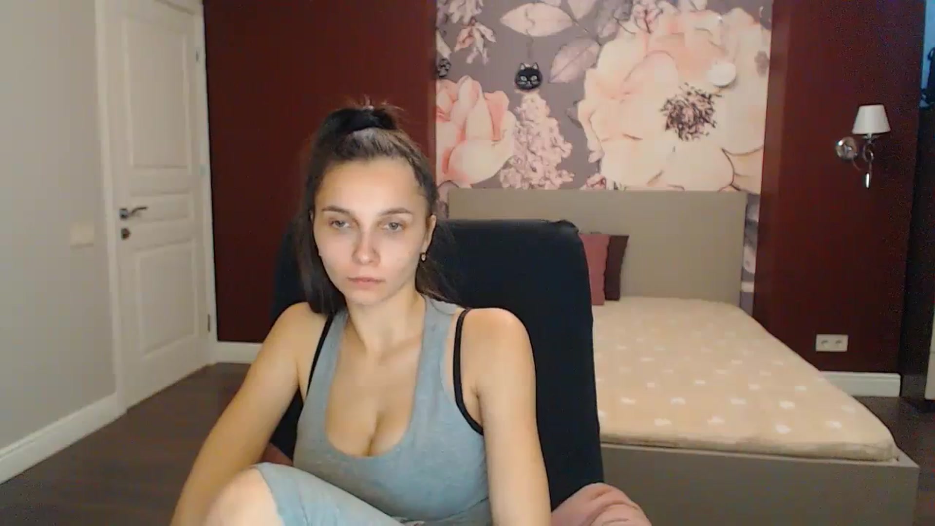 Gallery image thumbnail from Karina_Mils's myfreecams stream on, 12/01/2023, 08:24 image 11 of 20