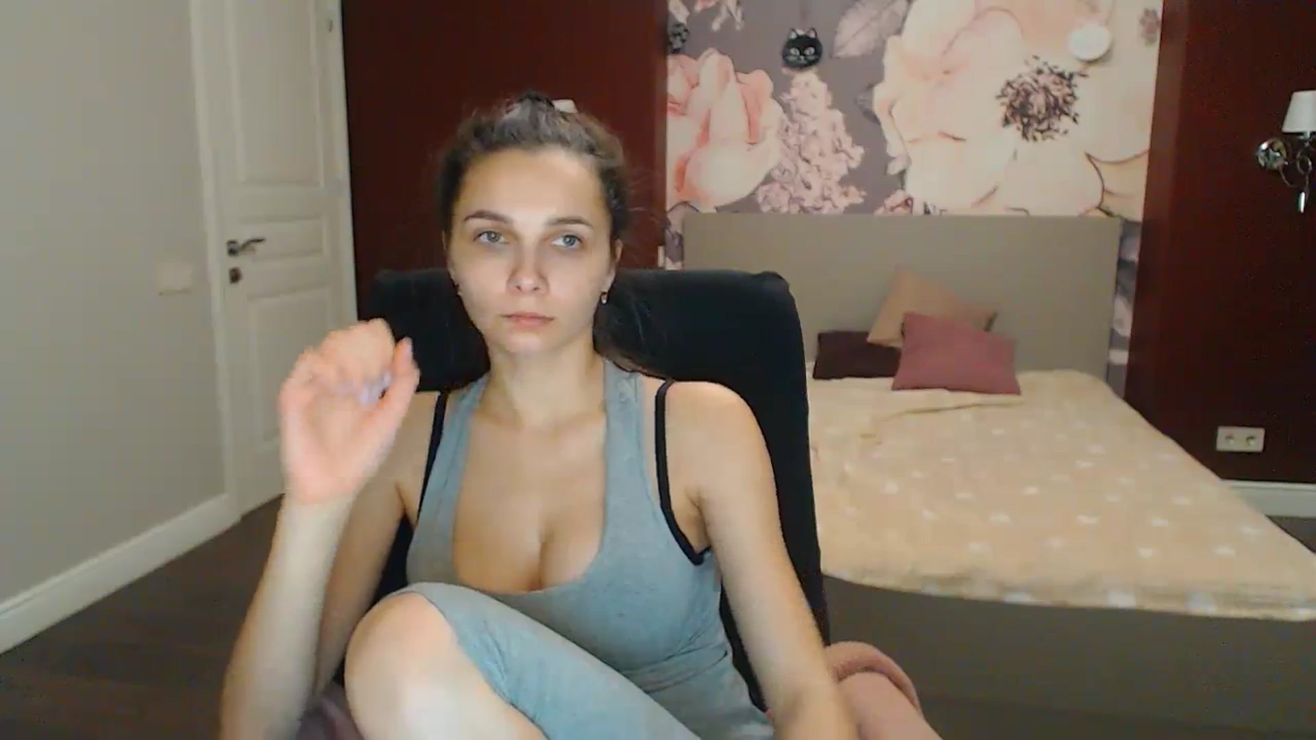 Gallery image thumbnail from Karina_Mils's myfreecams stream on, 12/02/2023, 16:01 image 11 of 20