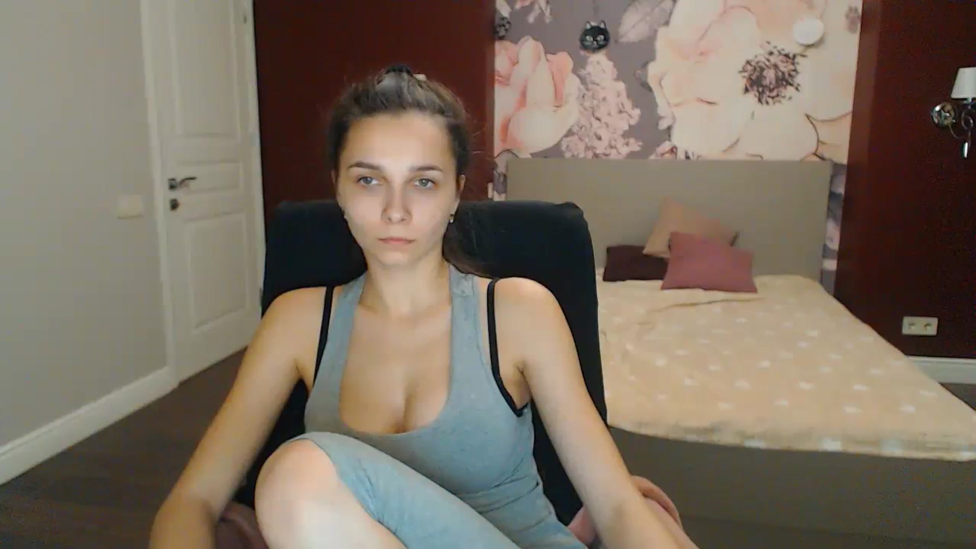 Gallery image thumbnail from Karina_Mils's myfreecams stream on, 12/02/2023, 16:01 image 8 of 20
